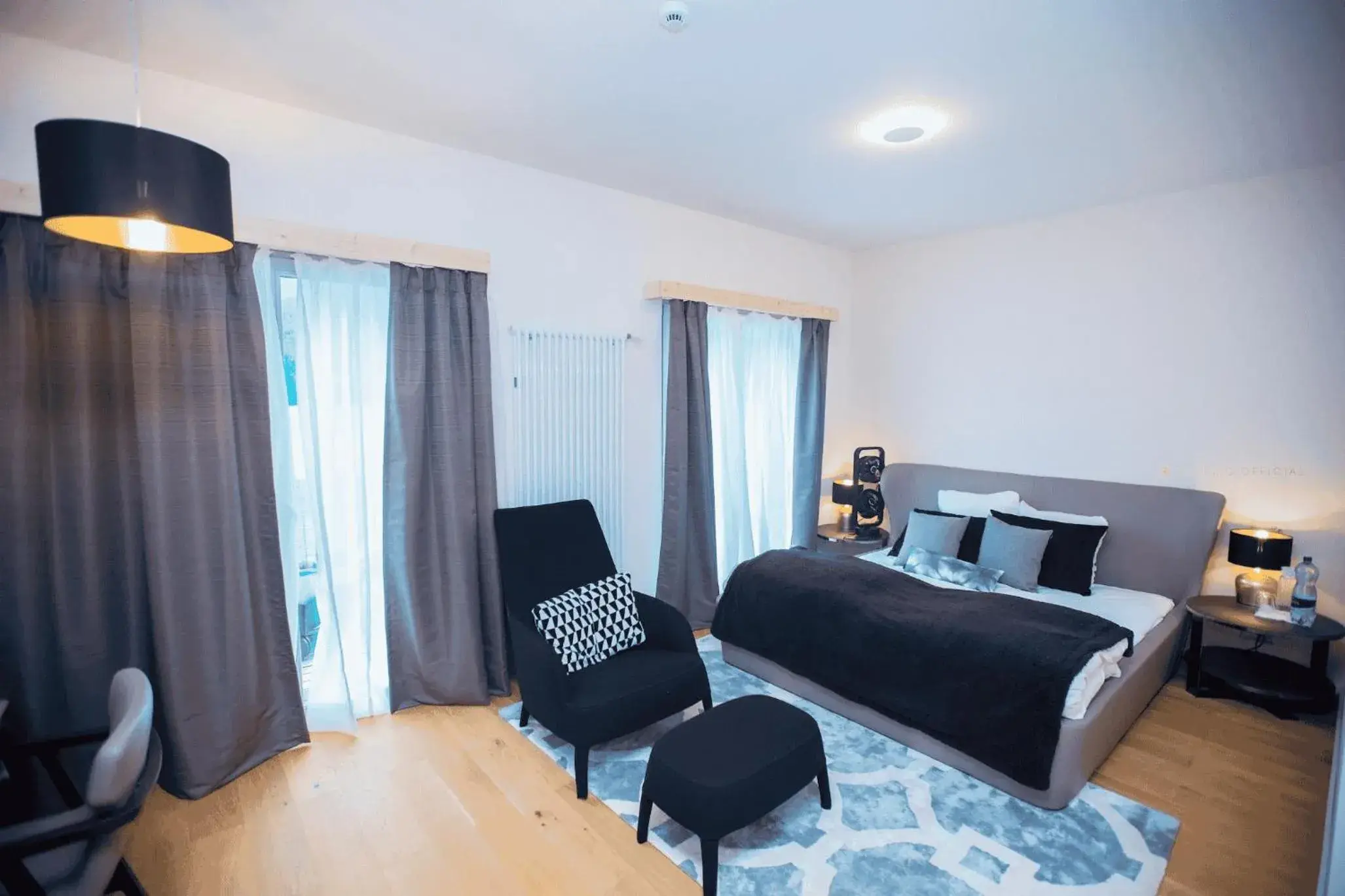 Deluxe King Room in Hotel Lakeview bei Interlaken Deluxe King Room in Hotel Lakeview bei Interlaken