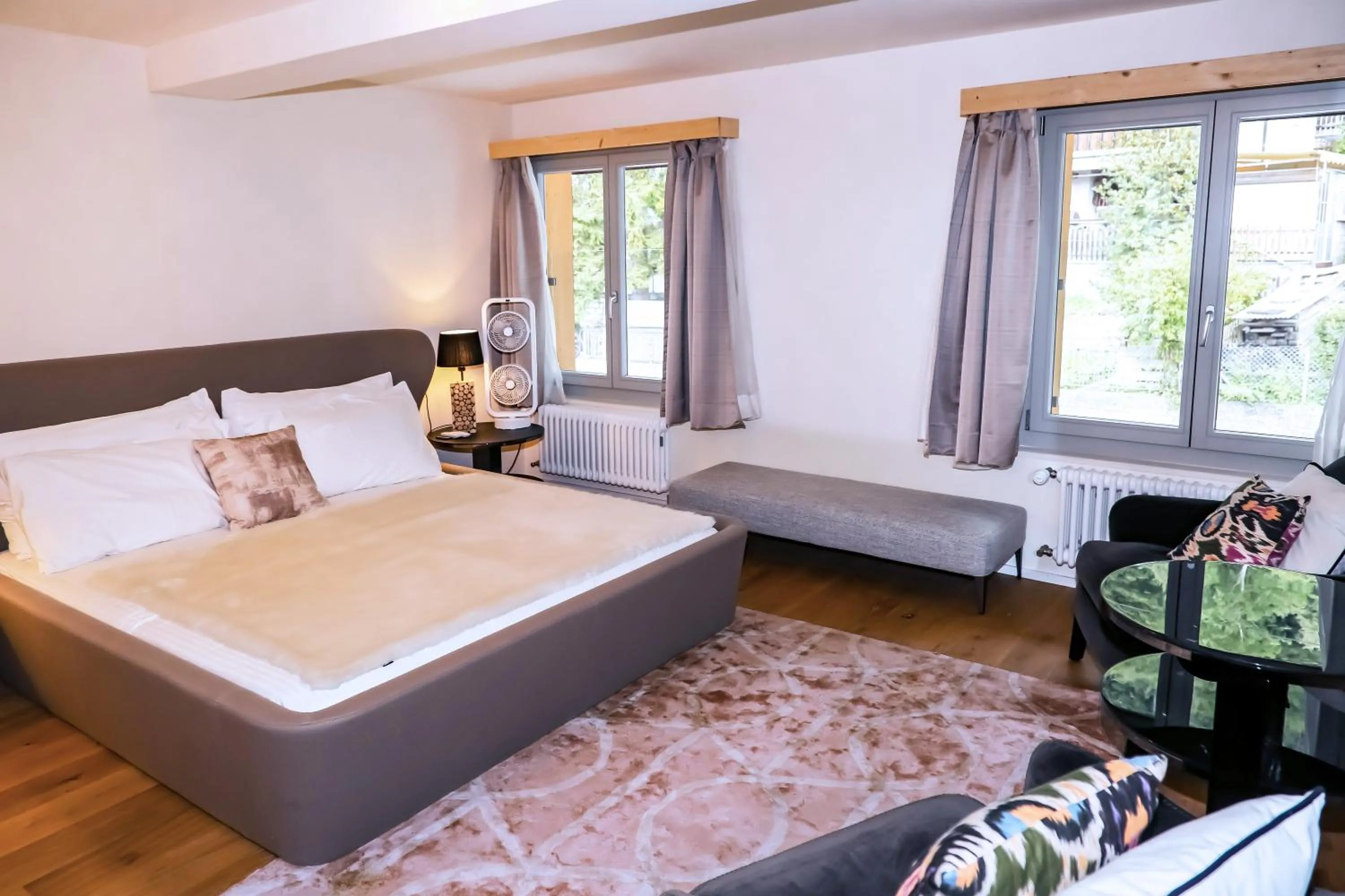 Bed in Hotel Lakeview bei Interlaken