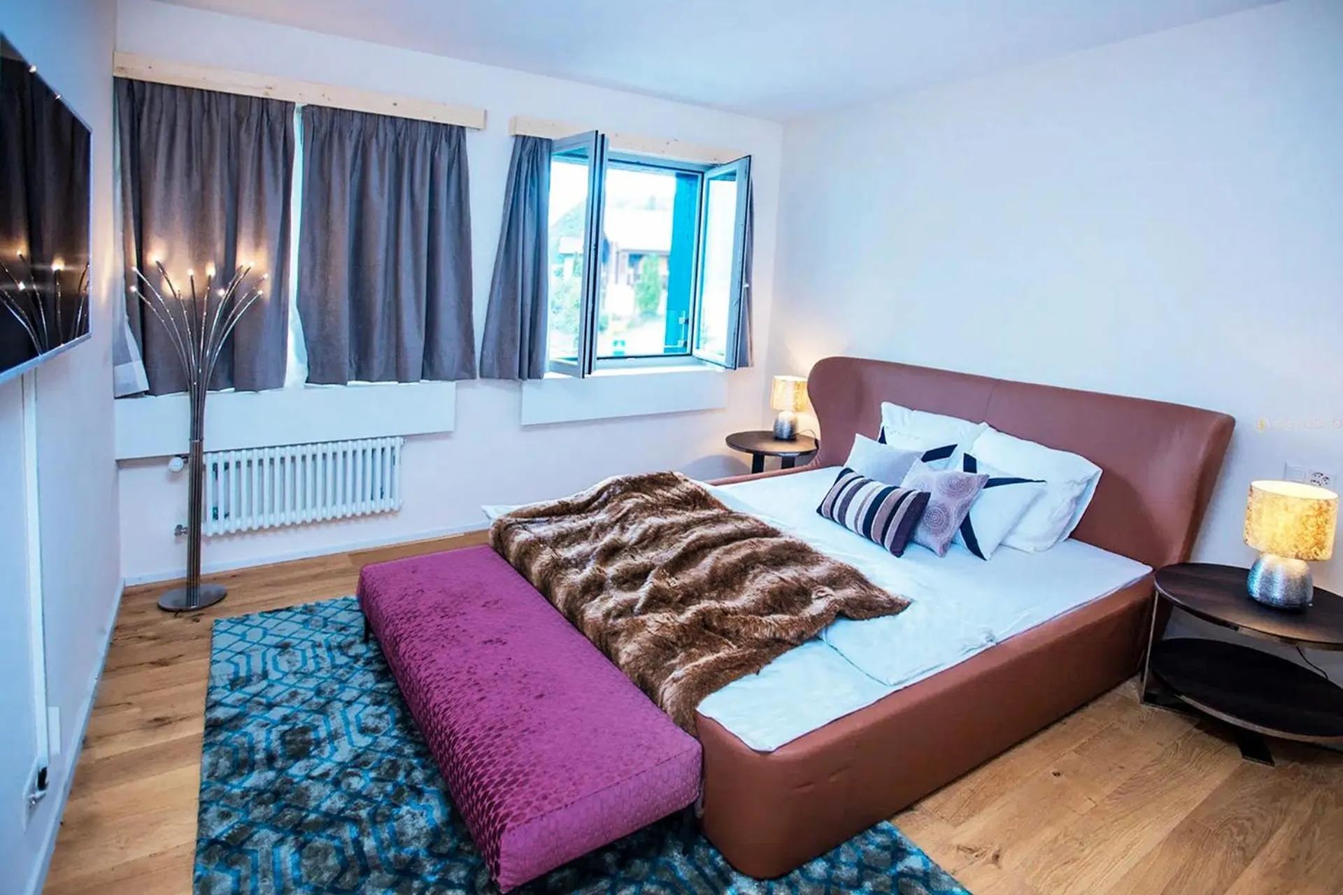 Bed in Hotel Lakeview bei Interlaken