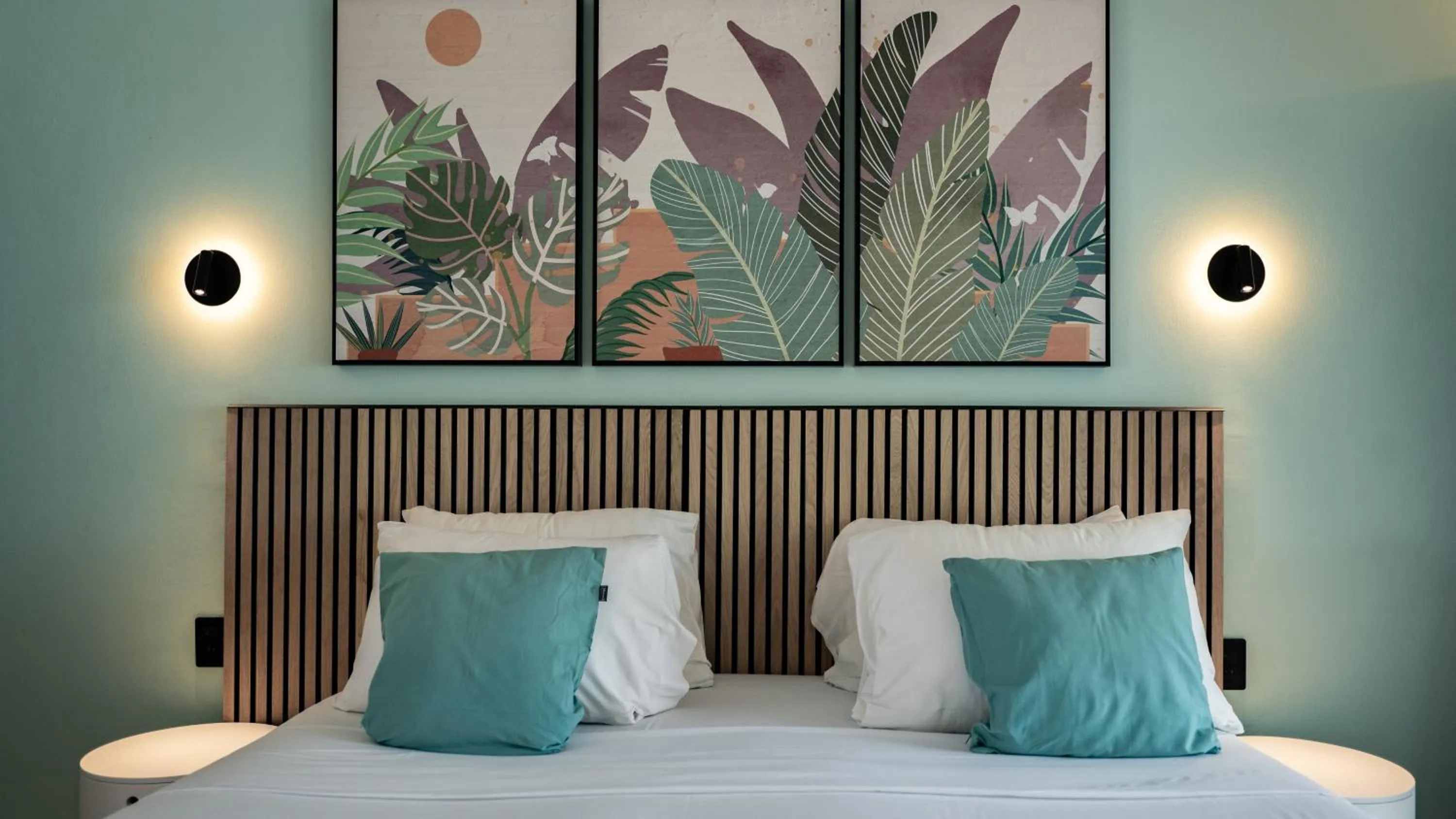 Bed in Blue Bay Lodges