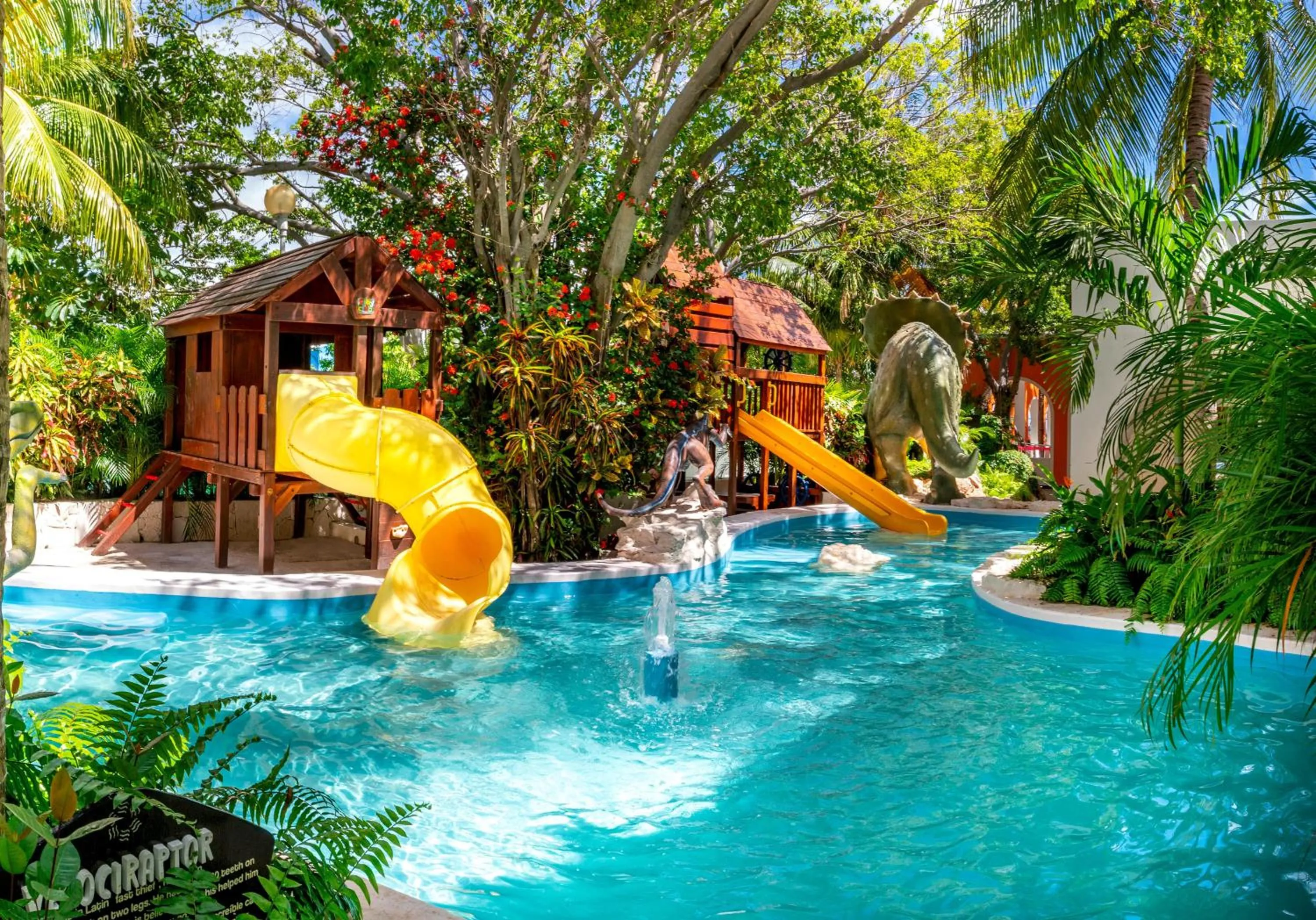 Swimming pool in Oasis Palm - All Inclusive