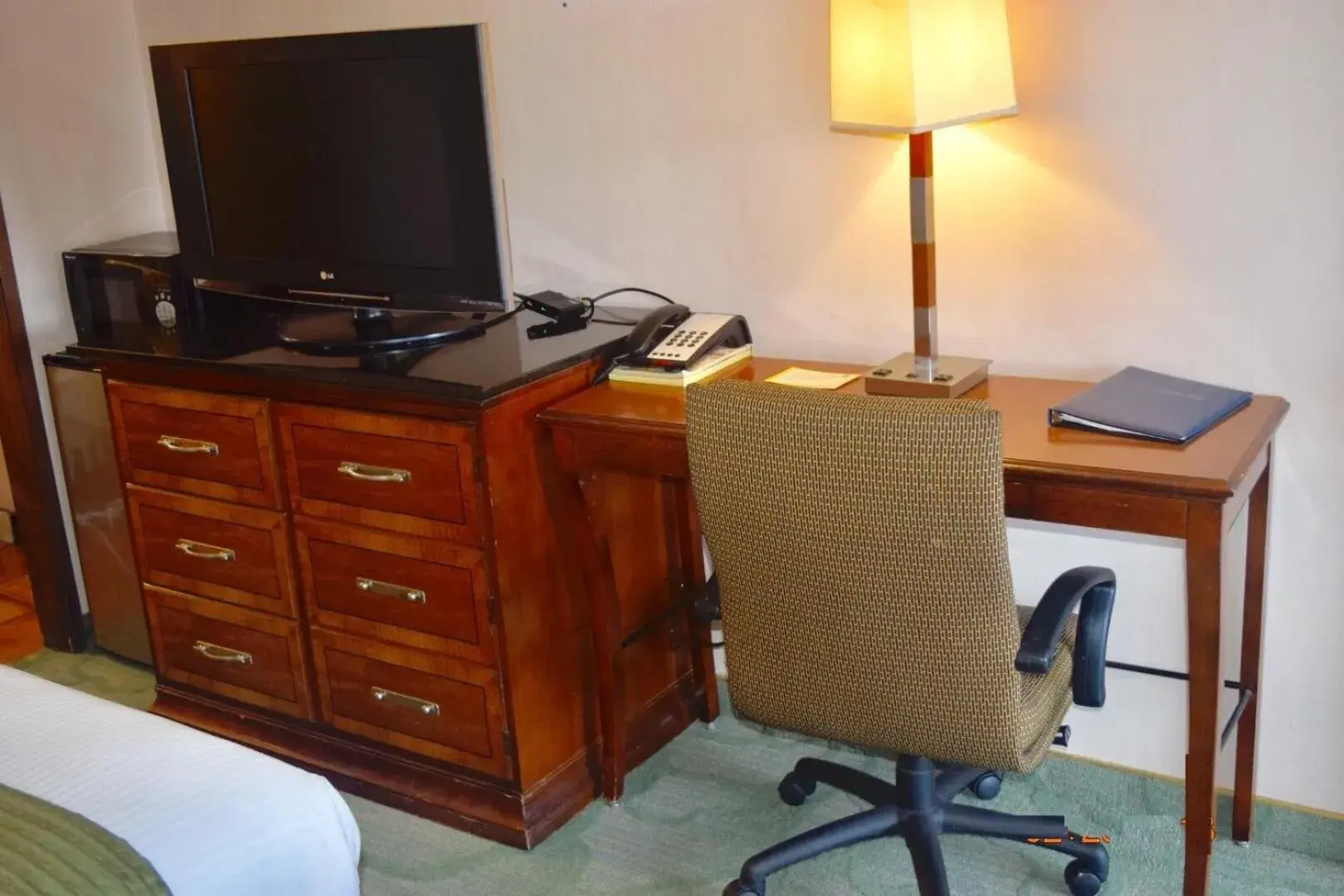 King Room in Eldorado Inn King Room in Eldorado Inn