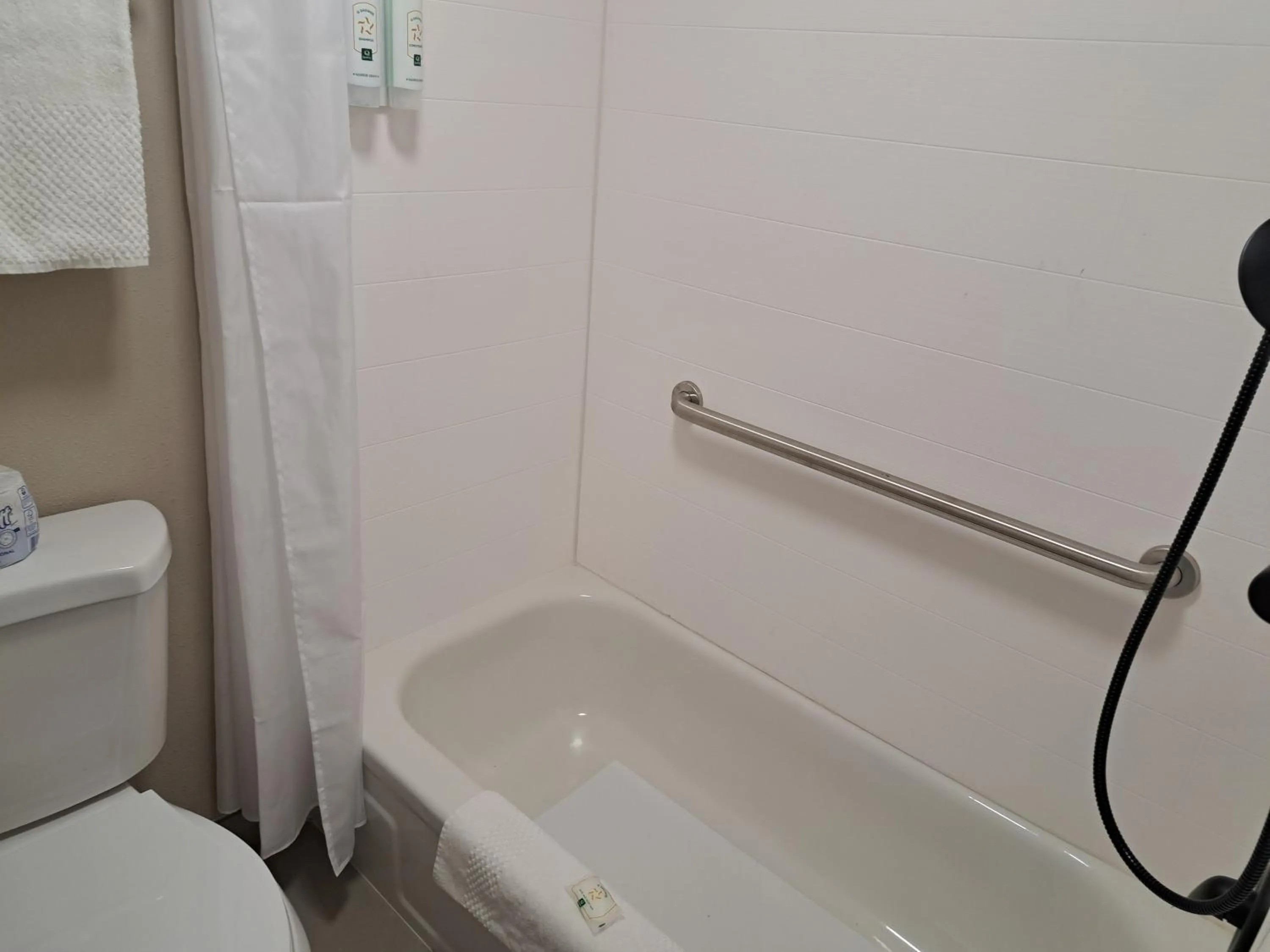 Bathroom in Quality Inn