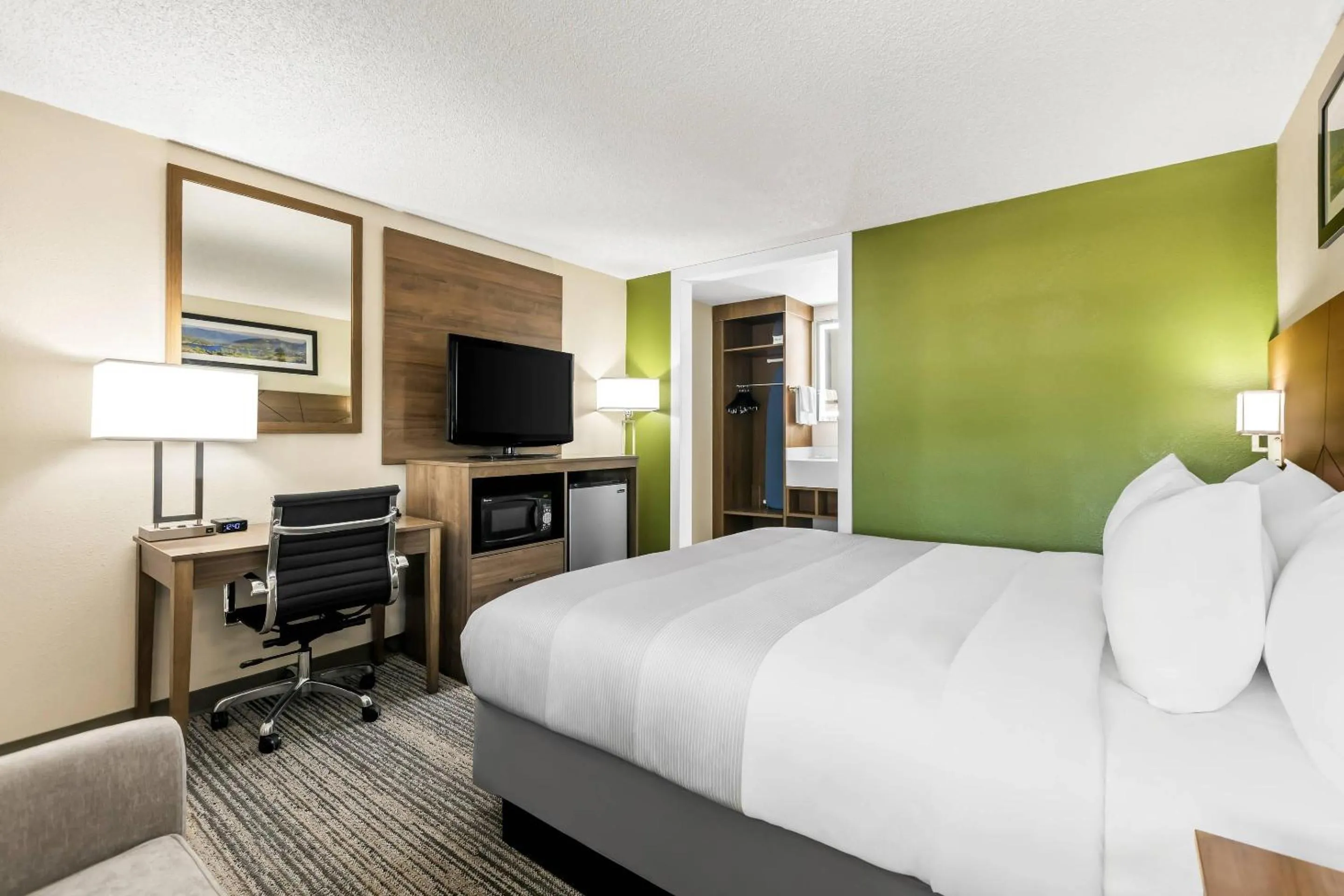 Bedroom, Bed in Quality Inn