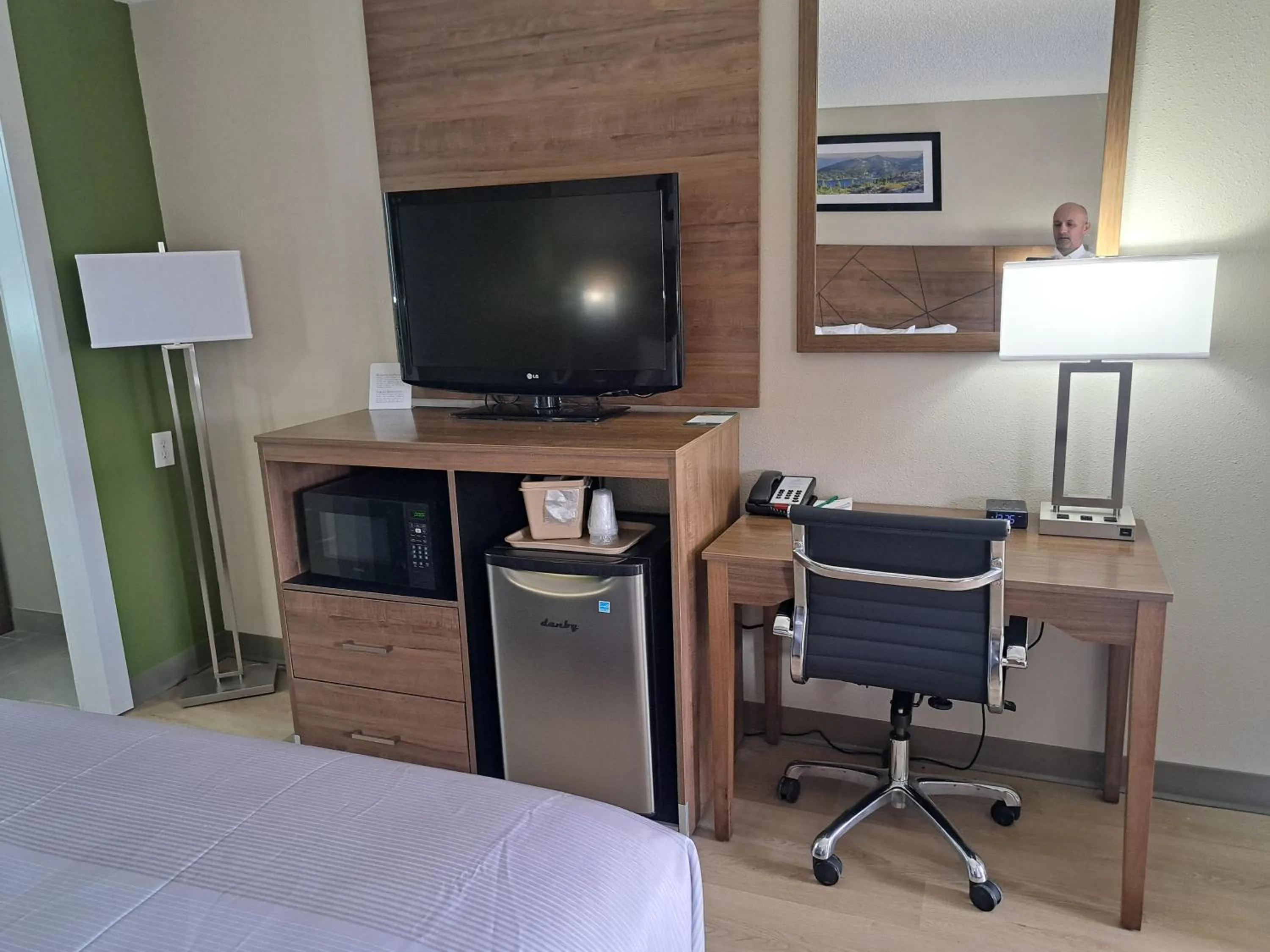 TV and multimedia, Bed in Quality Inn