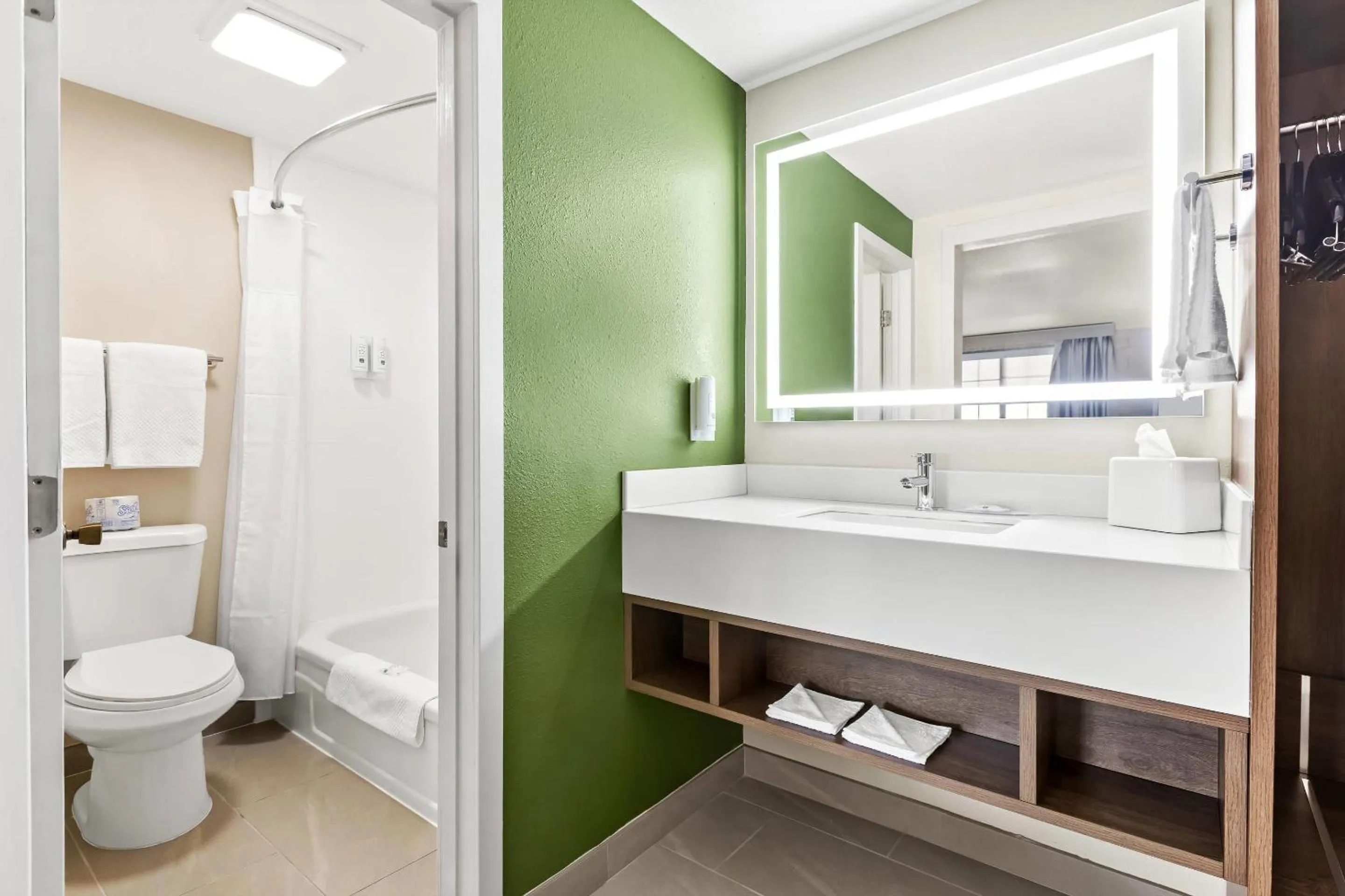 Bedroom in Quality Inn