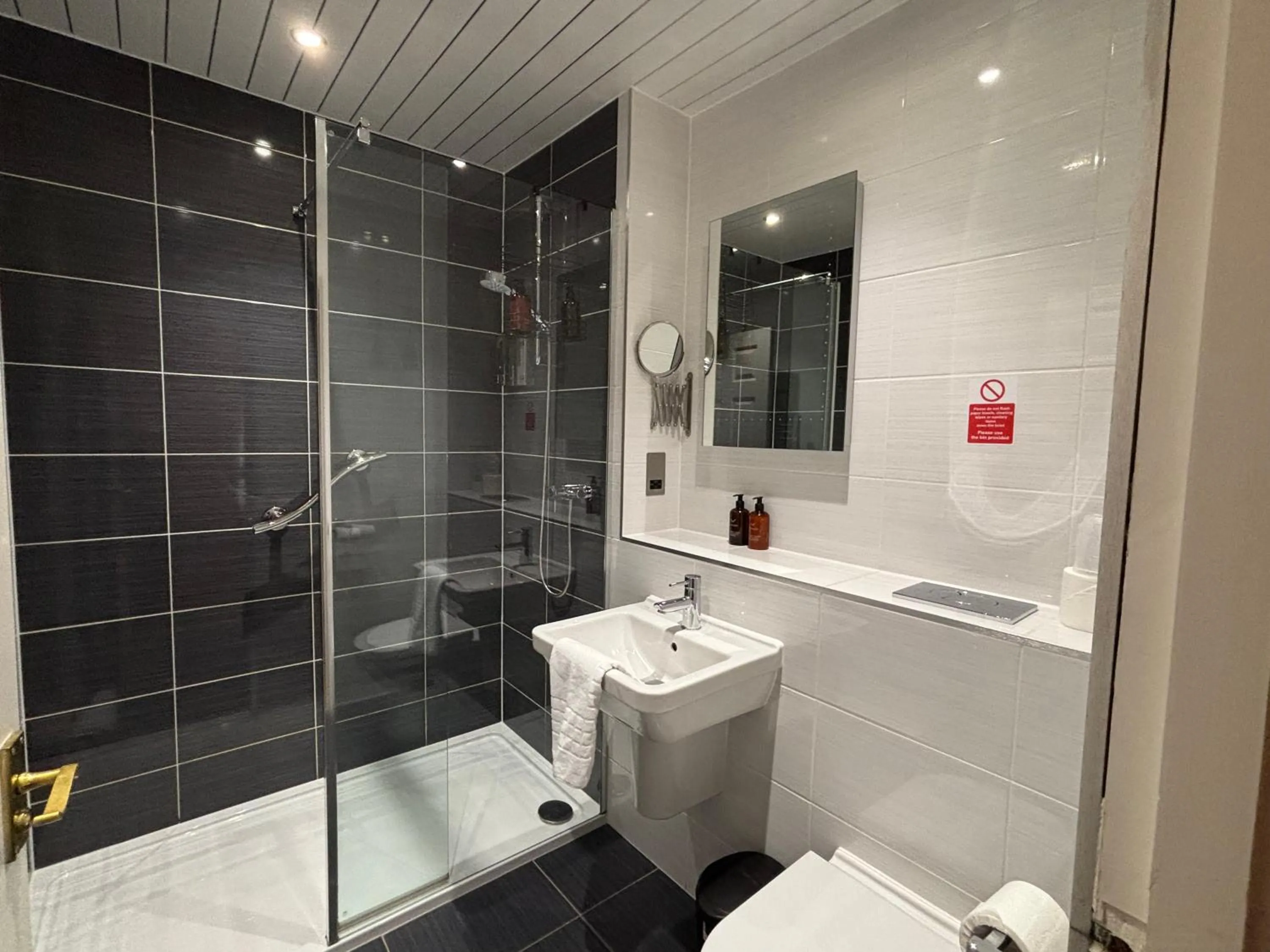 The Claymore Guest House