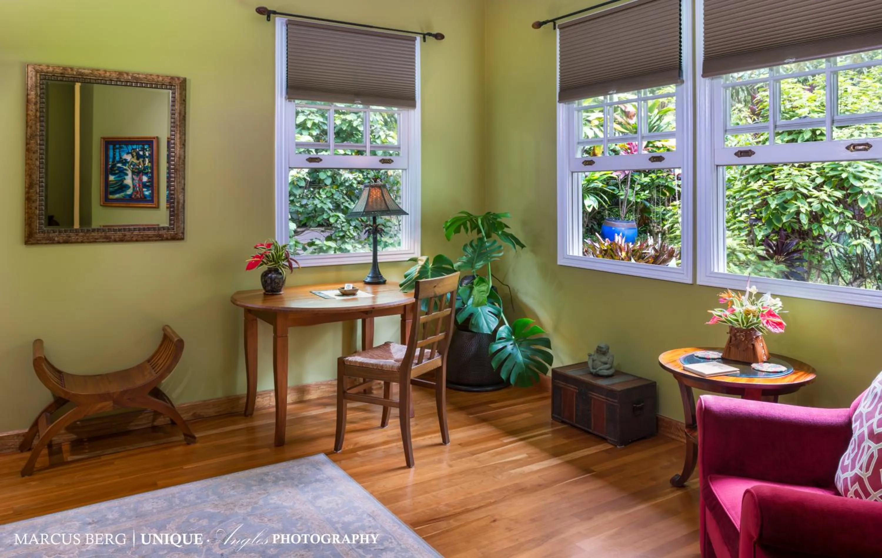 Seating area in Ka'awa Loa Plantation