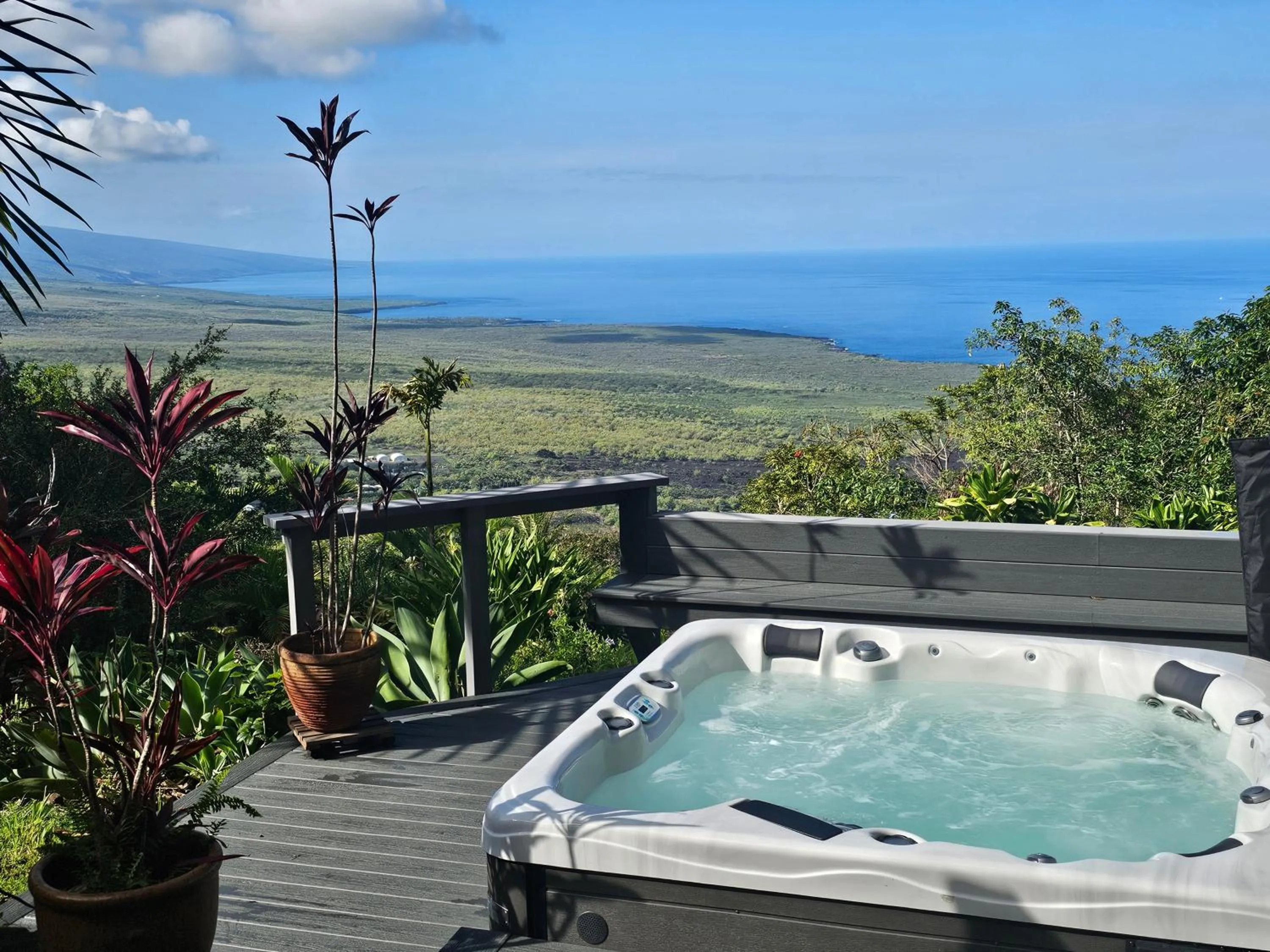 Hot Tub in Ka'awa Loa Plantation