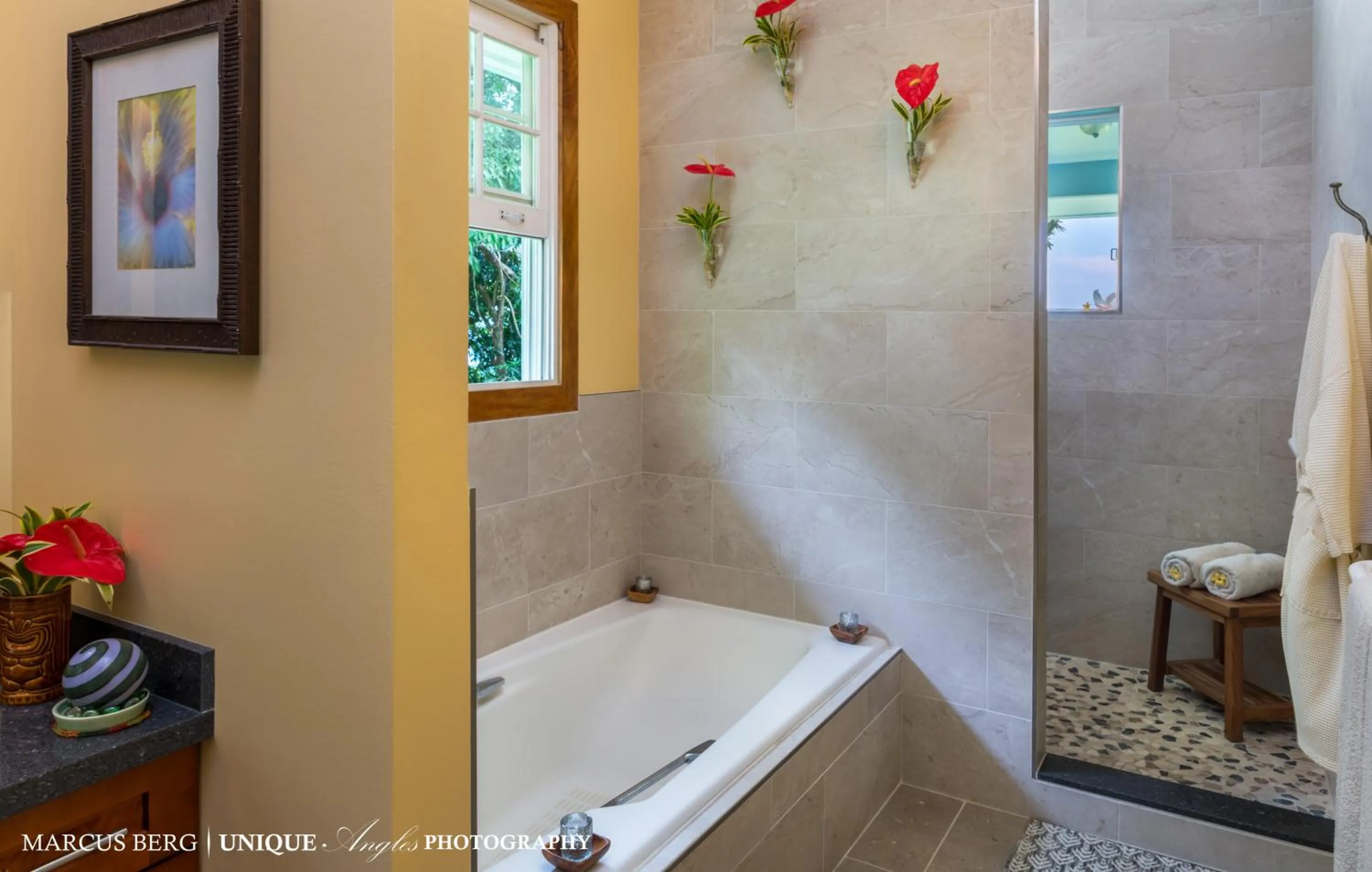 Bath in Ka'awa Loa Plantation