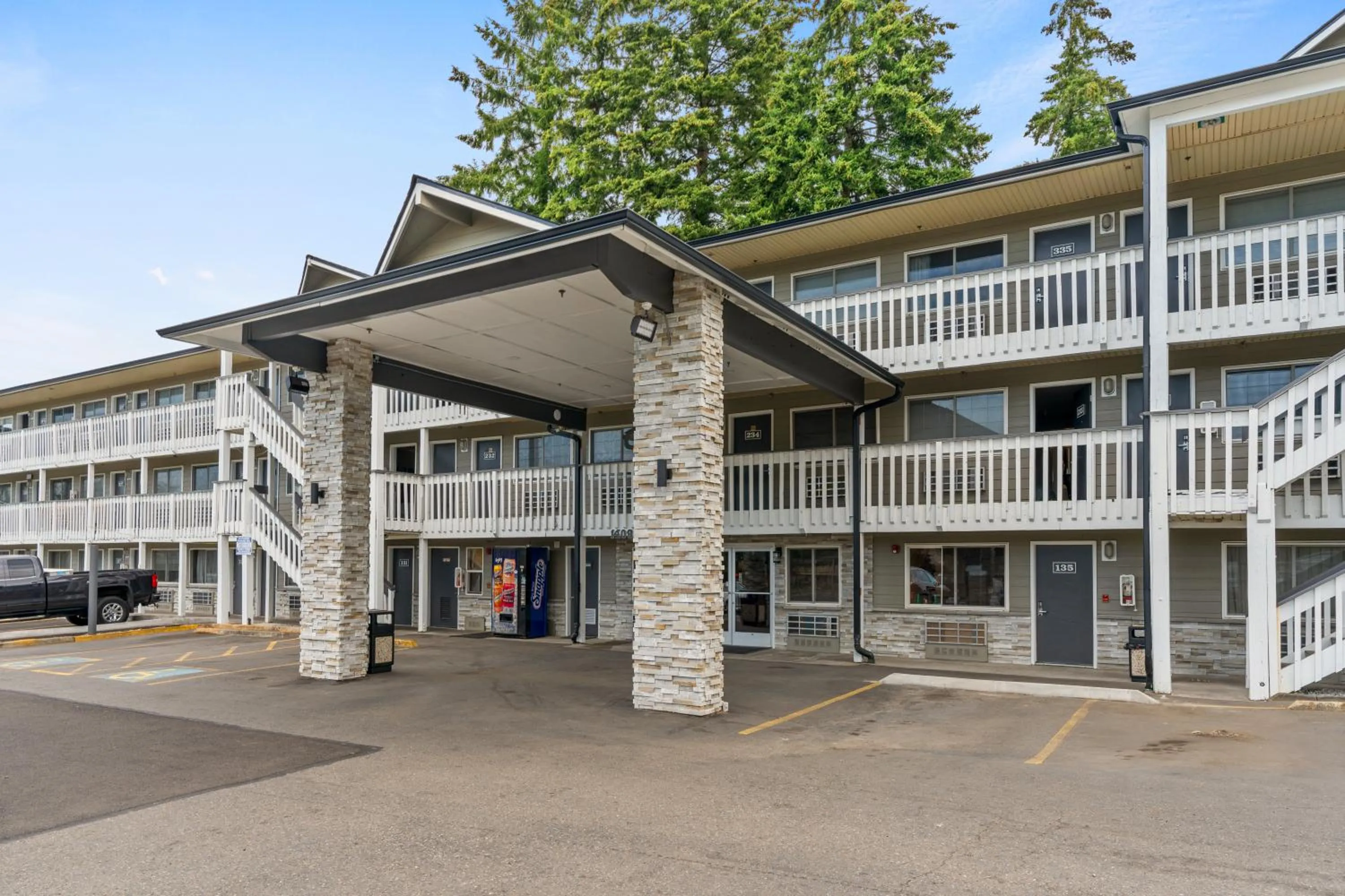 Property building in Basecamp Puyallup a Travelodge by Wyndham