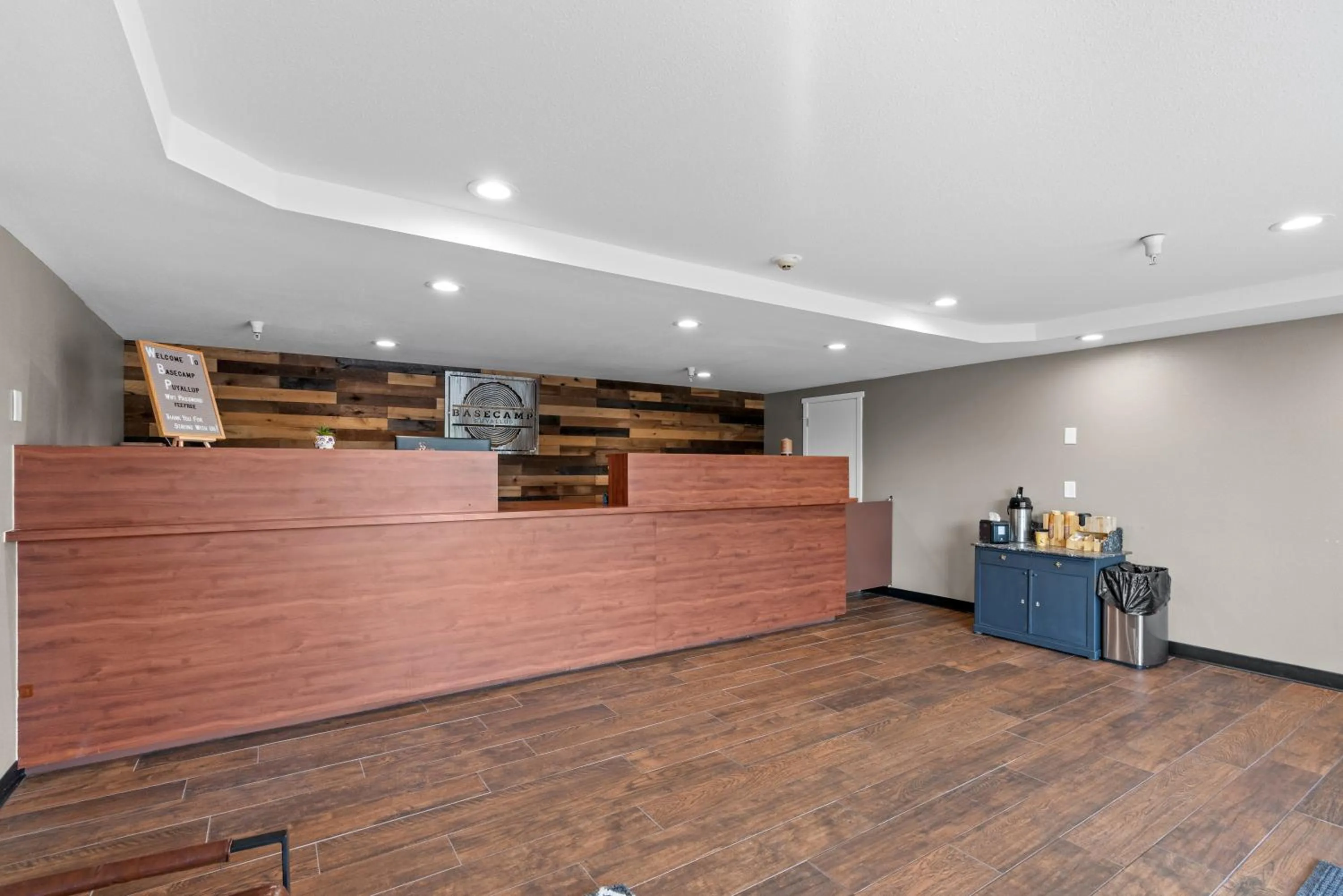 Lobby or reception in Basecamp Puyallup a Travelodge by Wyndham