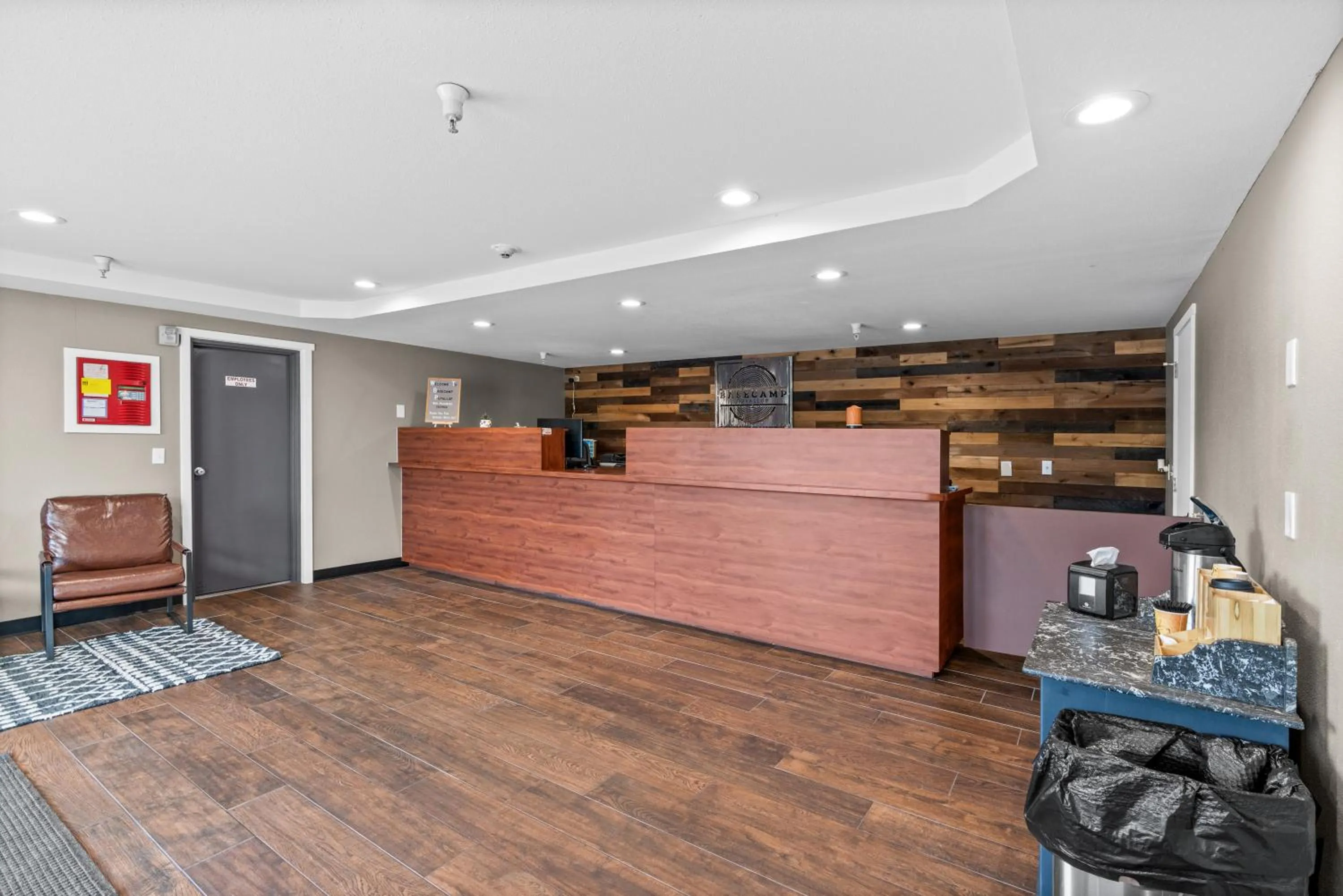 Lobby or reception in Basecamp Puyallup a Travelodge by Wyndham