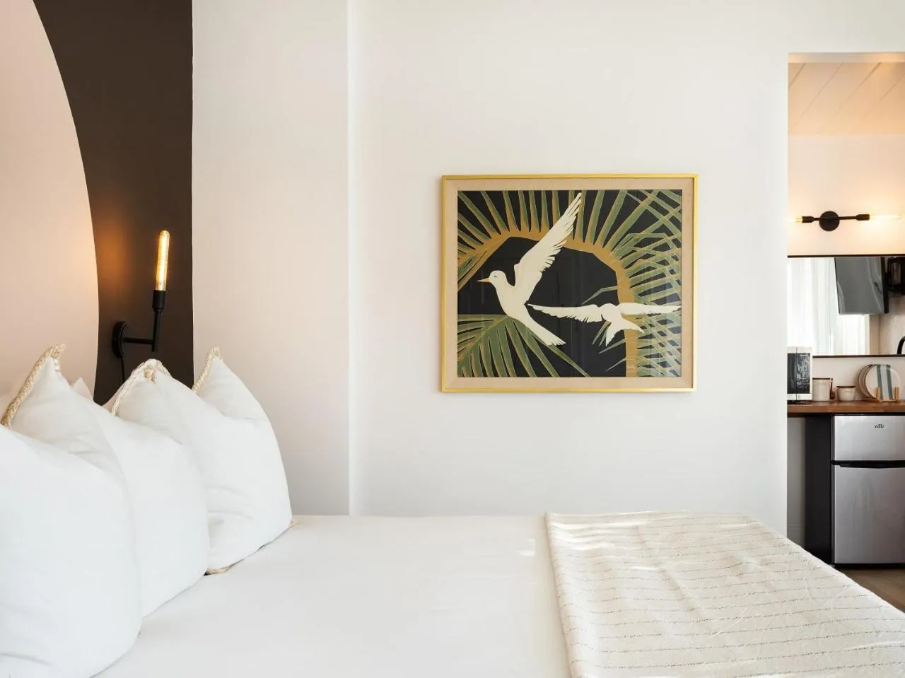 Bedroom in Laguna Beach Lodge