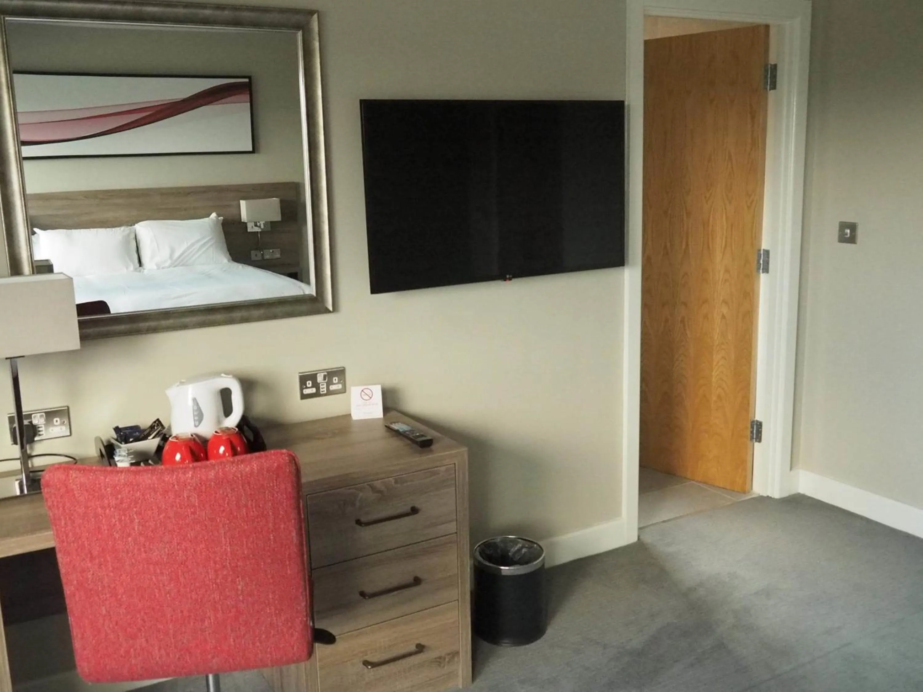 Coffee/tea facilities, Bed in Ramada Telford Ironbridge
