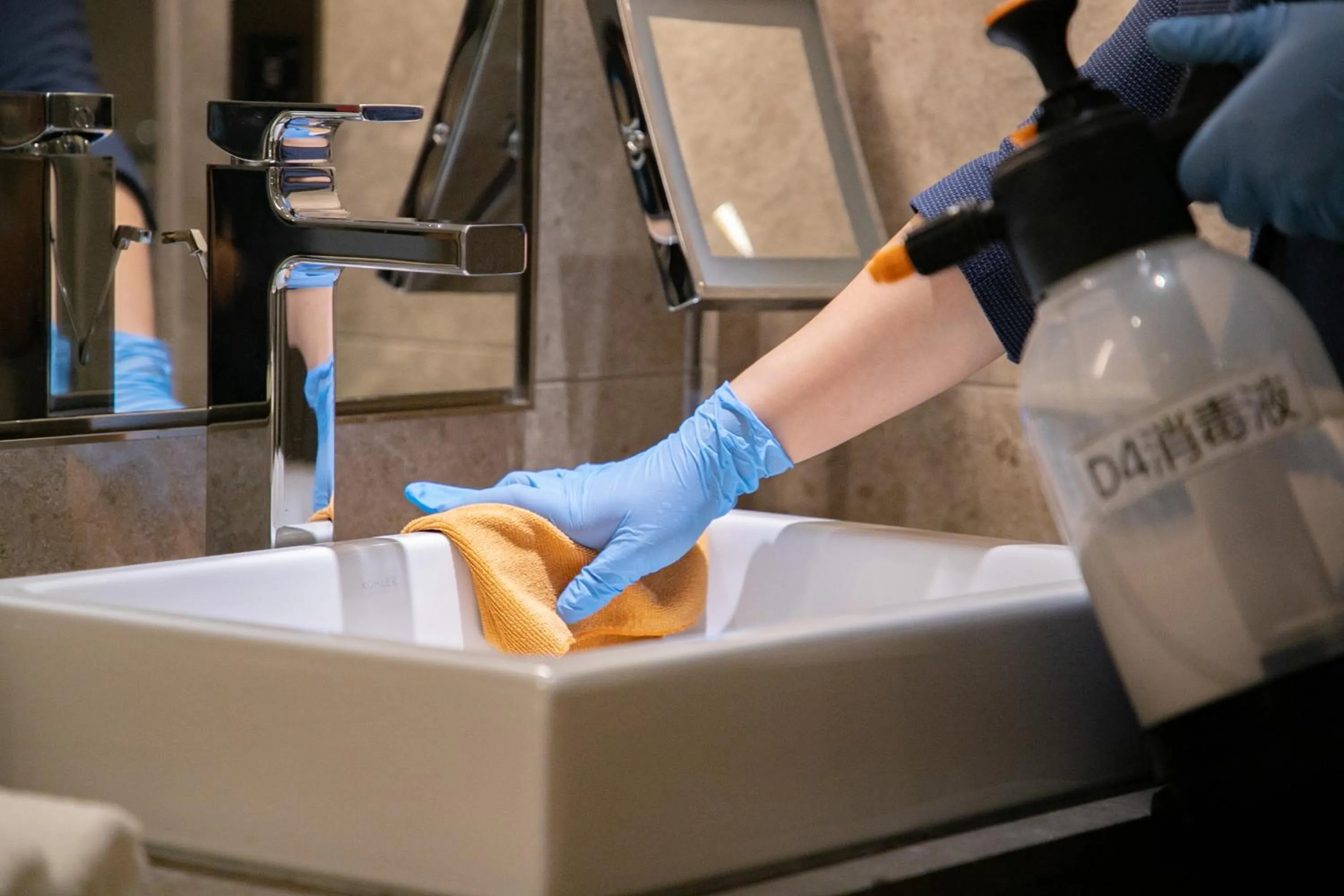 Bathroom in Hyatt Regency Shenzhen Airport