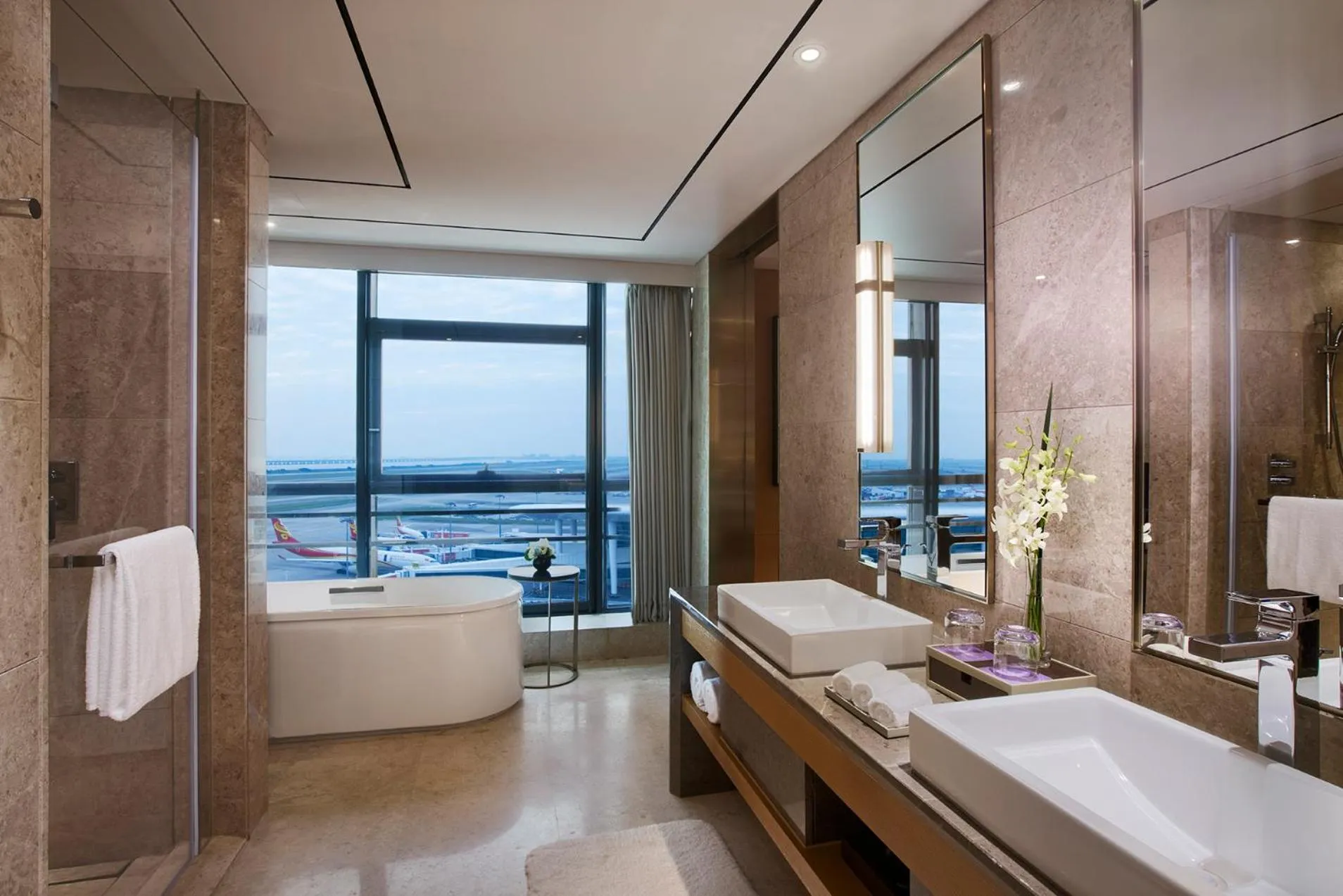 Bathroom in Hyatt Regency Shenzhen Airport