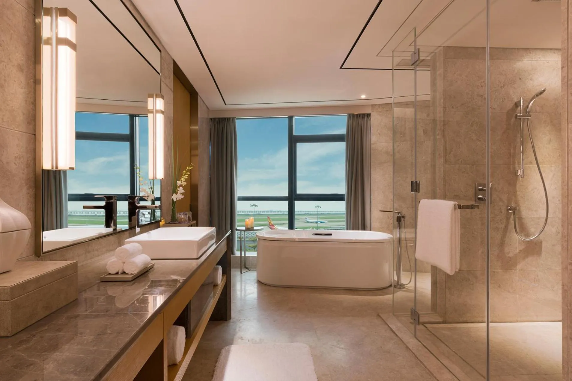Bathroom in Hyatt Regency Shenzhen Airport