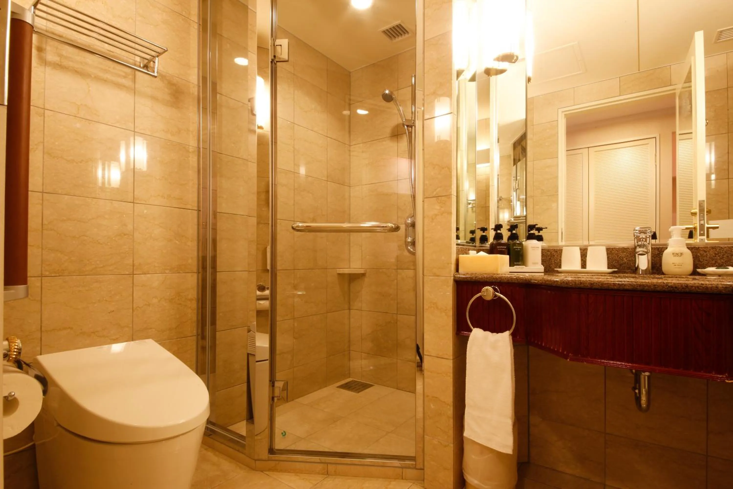 Shower in Hida Takayama Onsen Takayama Green Hotel - KEIO GROUP HOTELS -