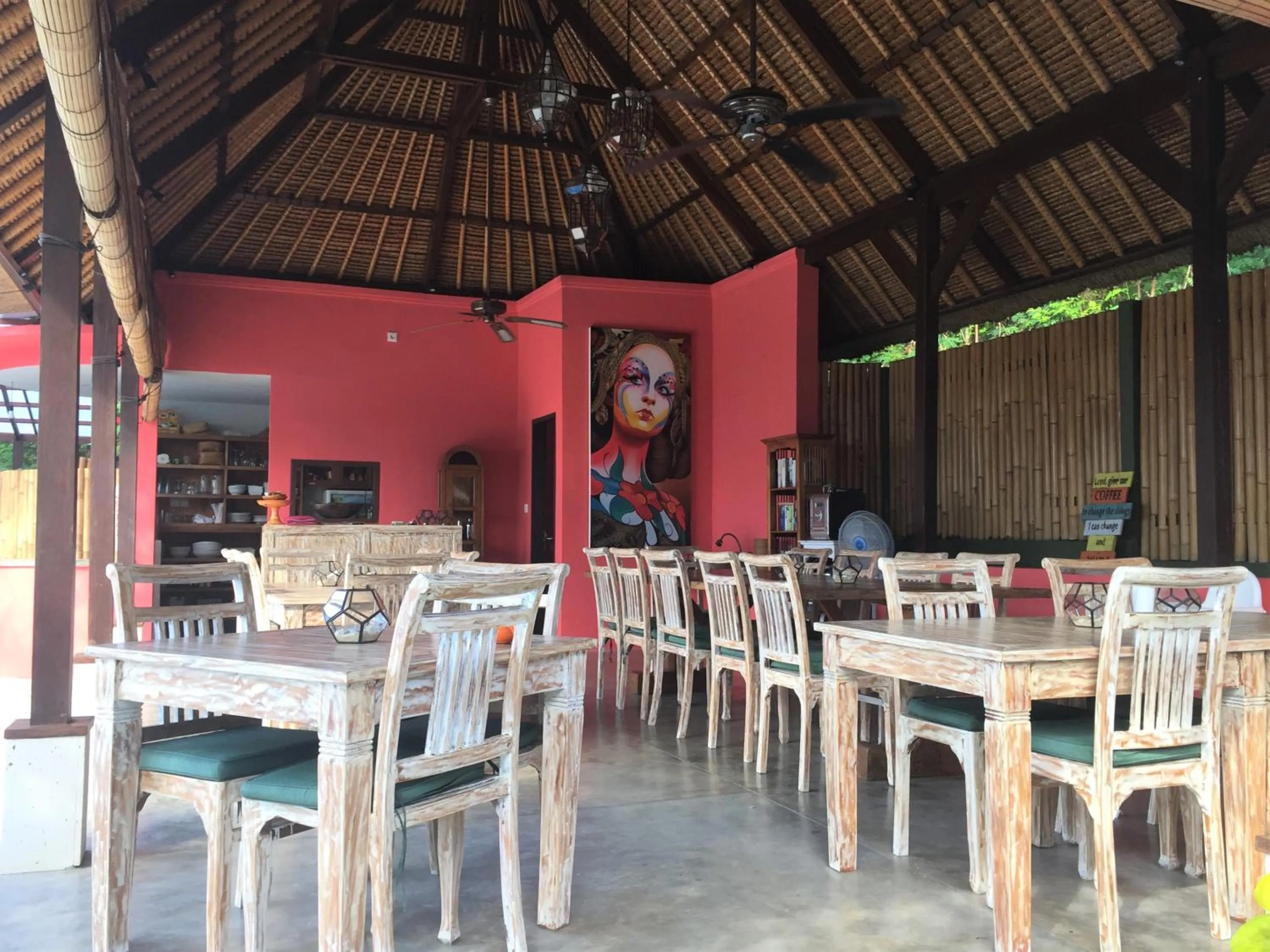 Restaurant/places to eat in Pandana Boutique Hotel