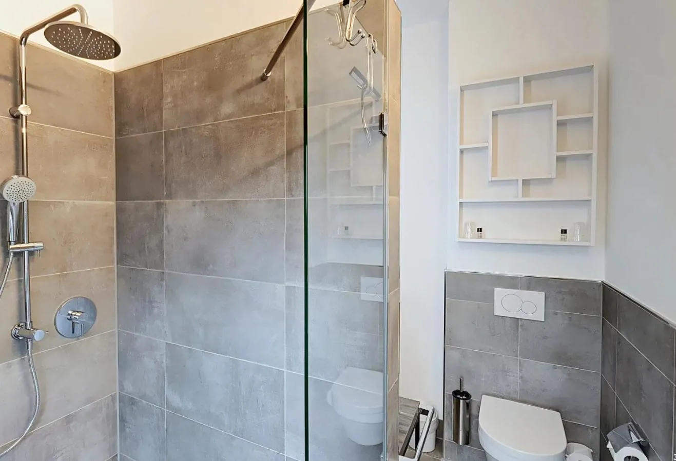 Shower in Boardinghouse Emden