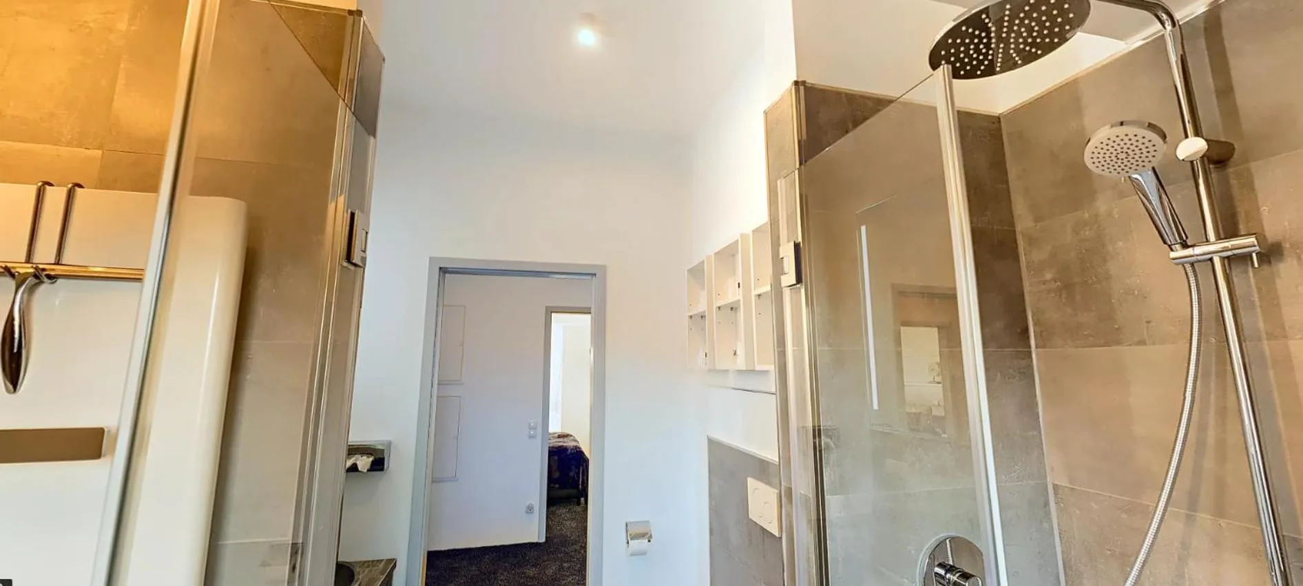 Shower in Boardinghouse Emden