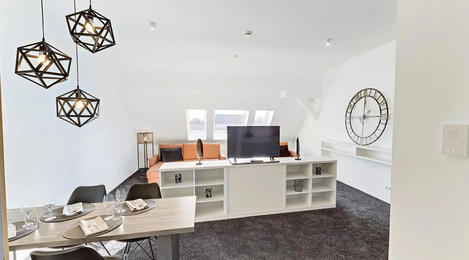 TV and multimedia in Boardinghouse Emden