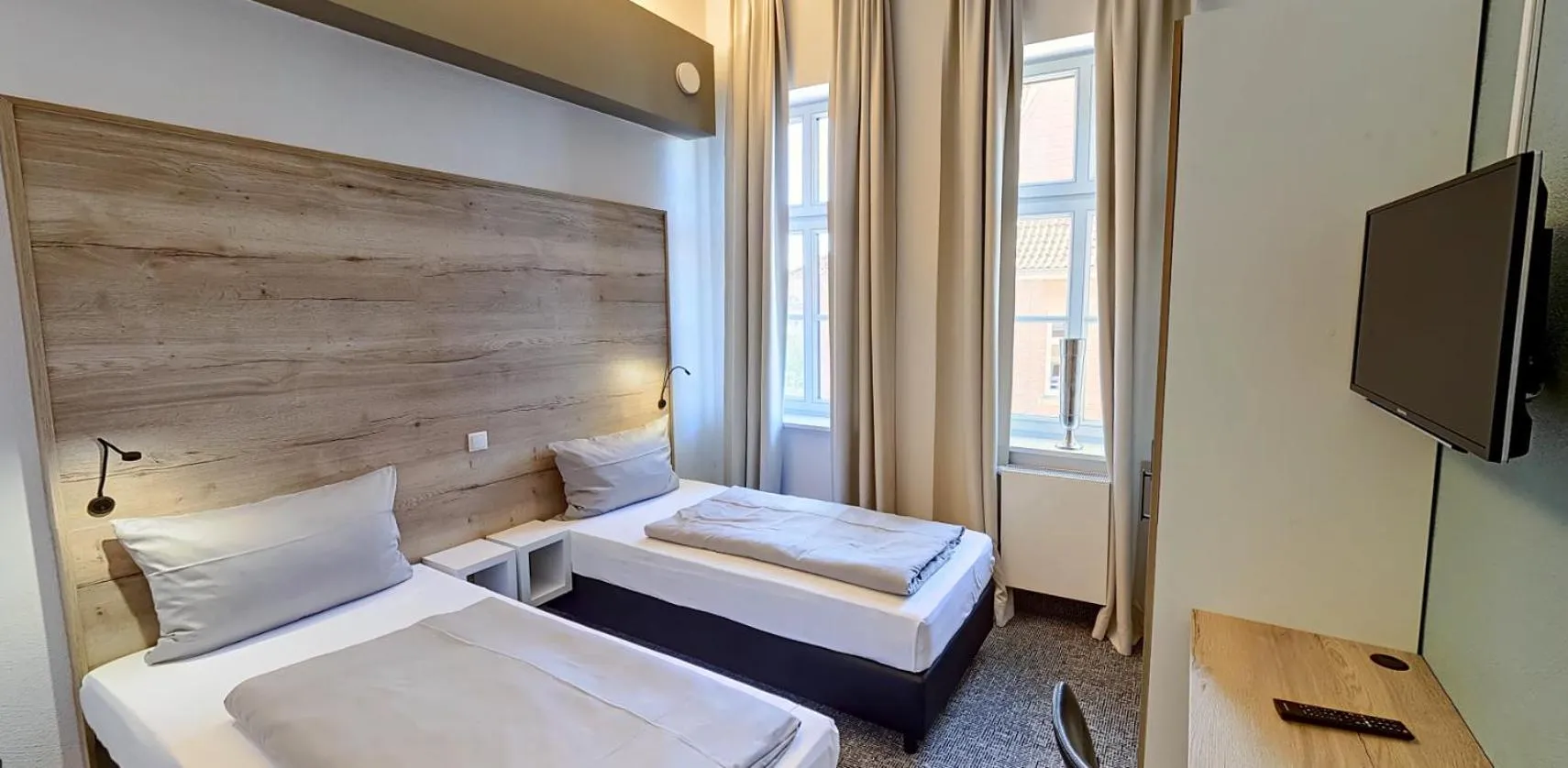 Bedroom, Bed in Boardinghouse Emden