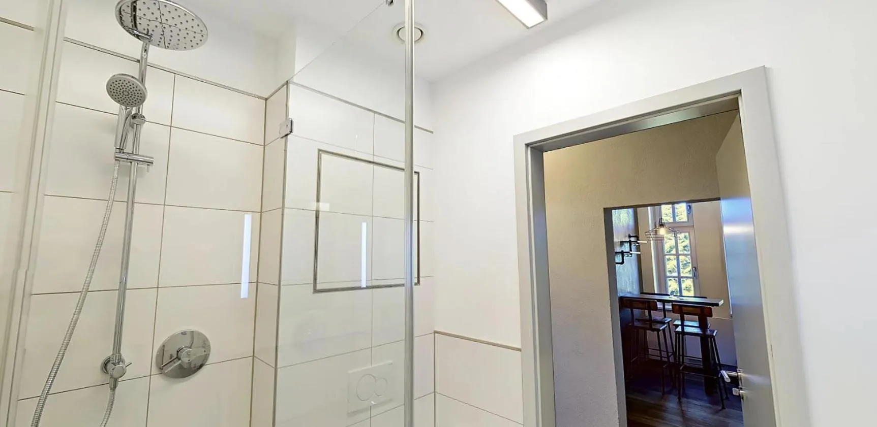 Bathroom in Boardinghouse Emden