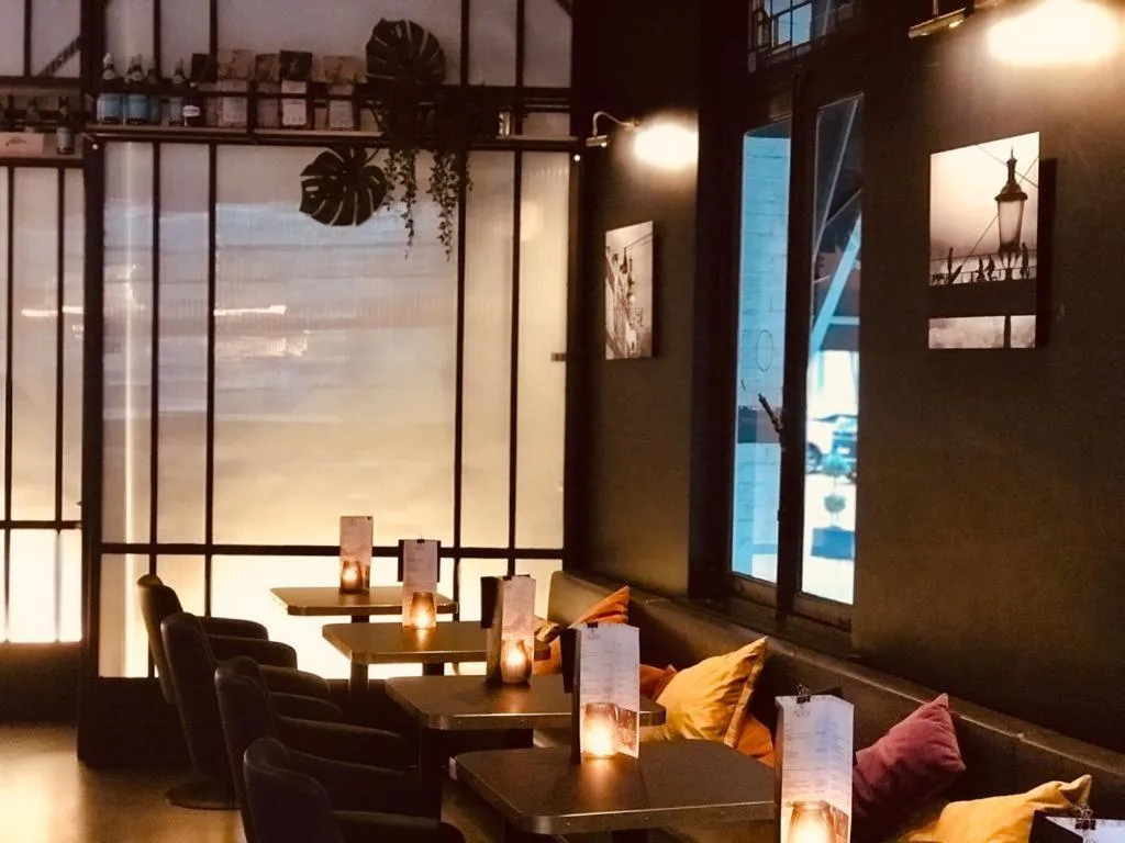 Restaurant/places to eat in Alex Maastricht