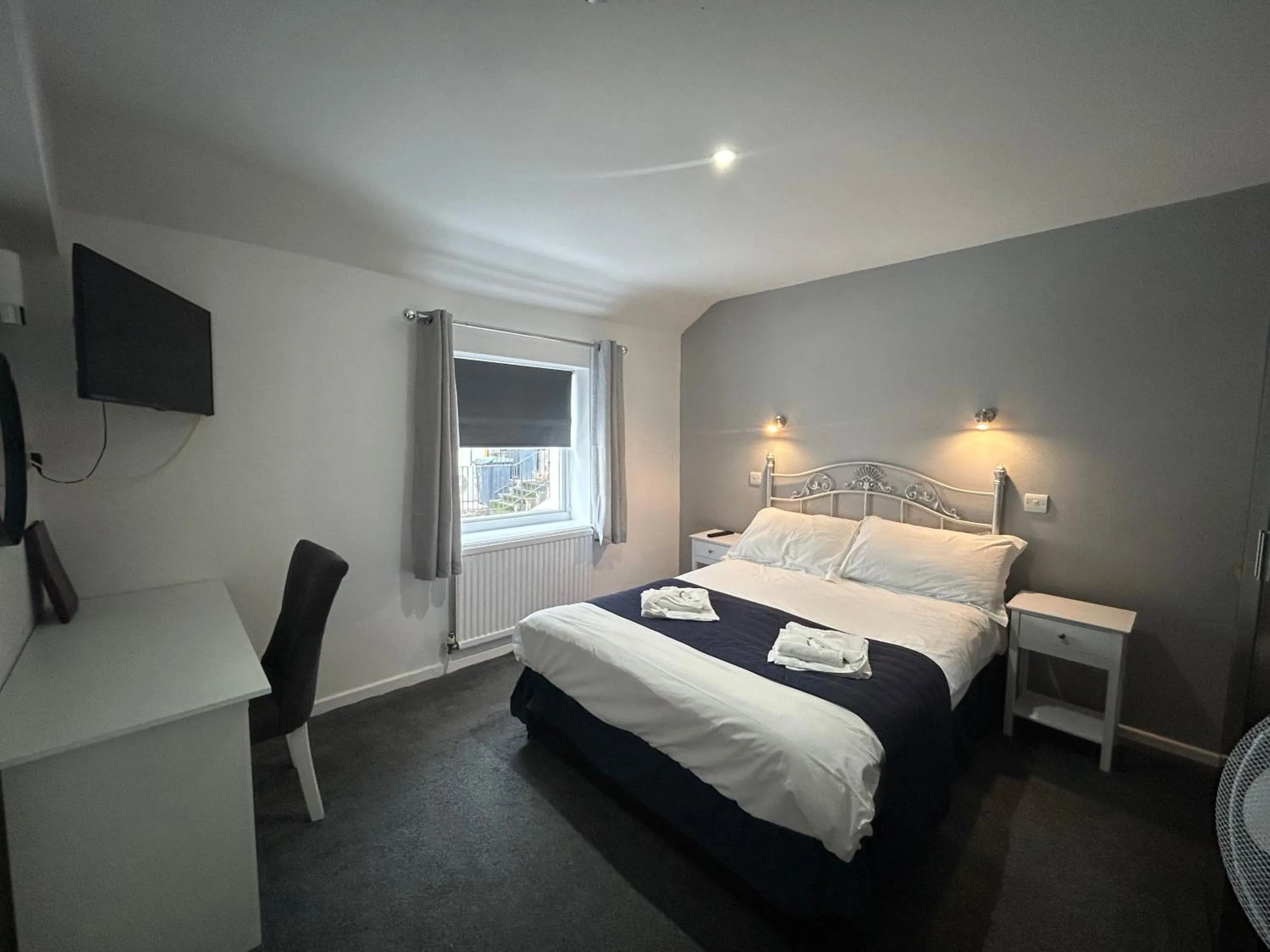 Bedroom, Bed in The Beaufort Hotel