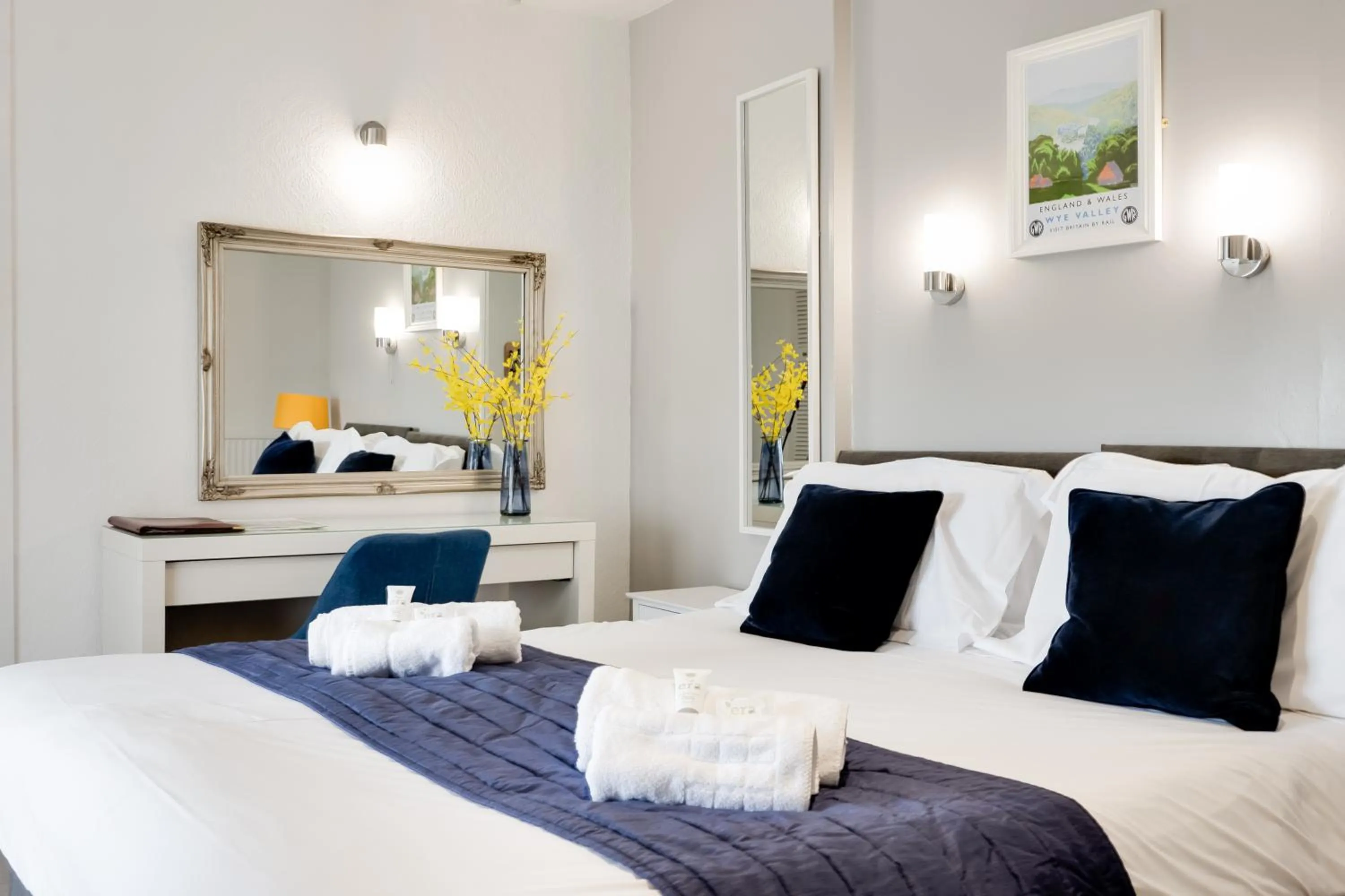 Bedroom, Bed in The Beaufort Hotel