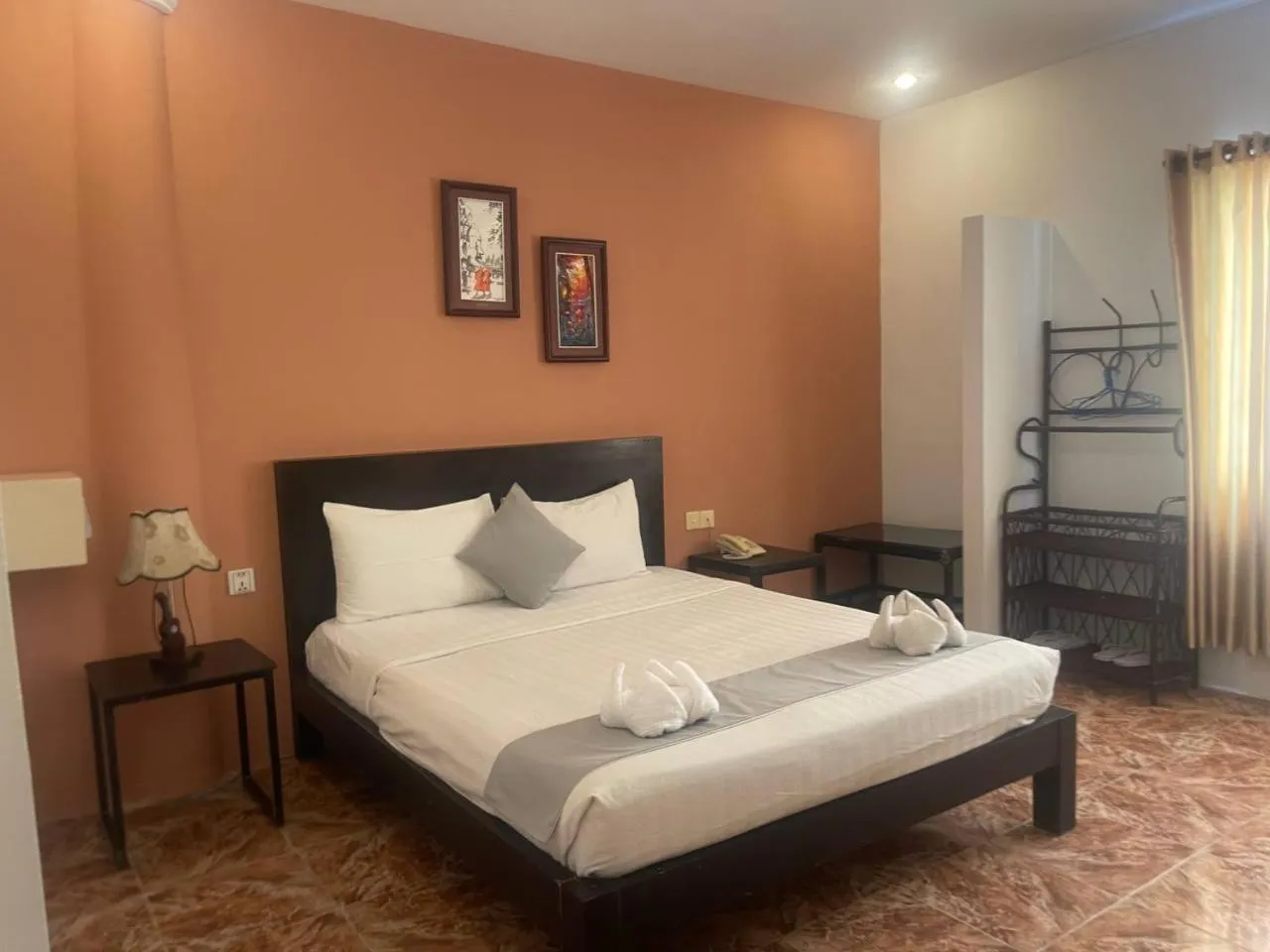 Bedroom, Bed in Best Central Point Hotel