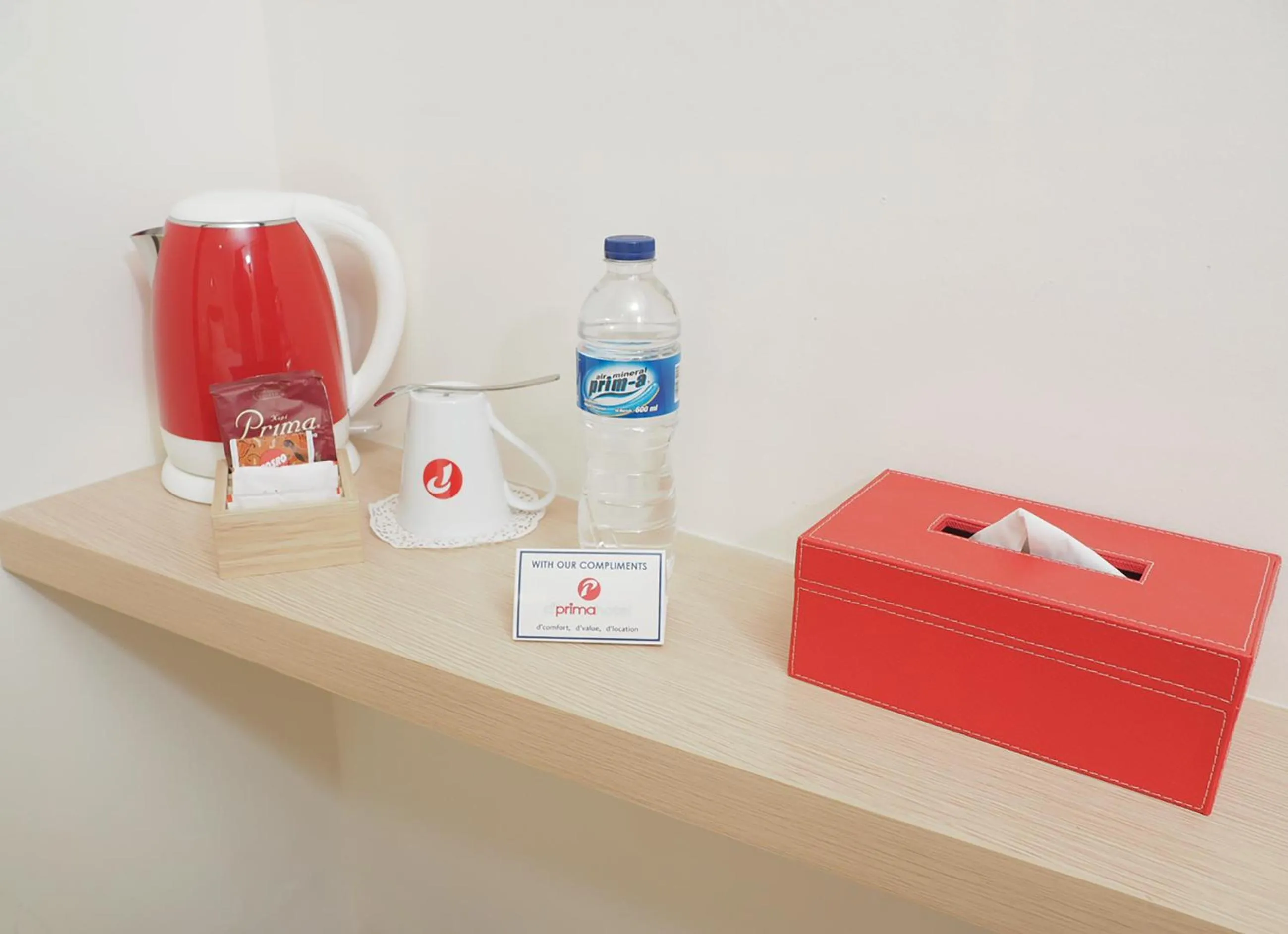 Coffee/tea facilities in d'primahotel Airport Jakarta 2