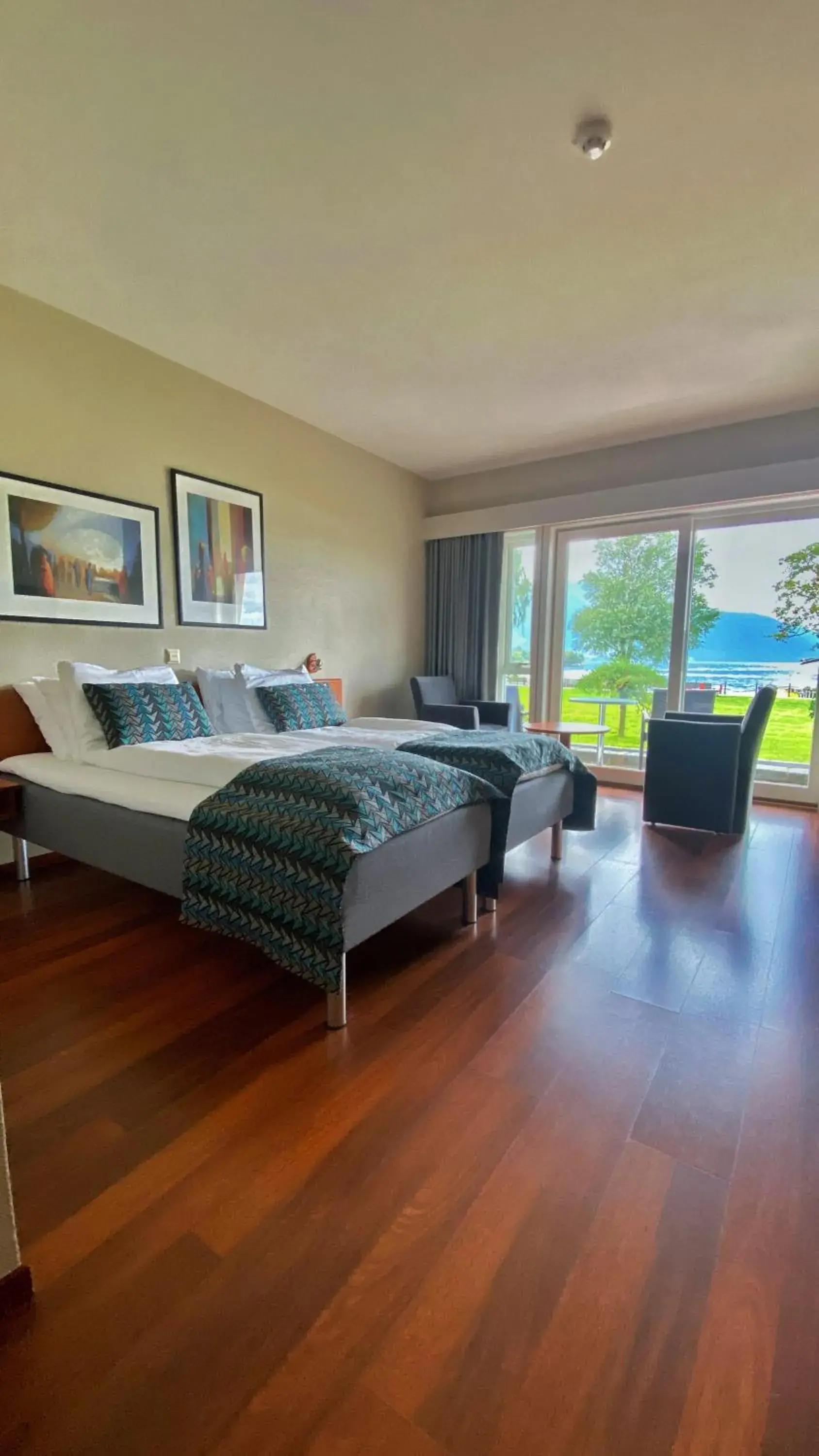 Double or Twin Room with Fjord View - single occupancy in Rosendal Fjordhotel Double or Twin Room with Fjord View - single occupancy in Rosendal Fjordhotel