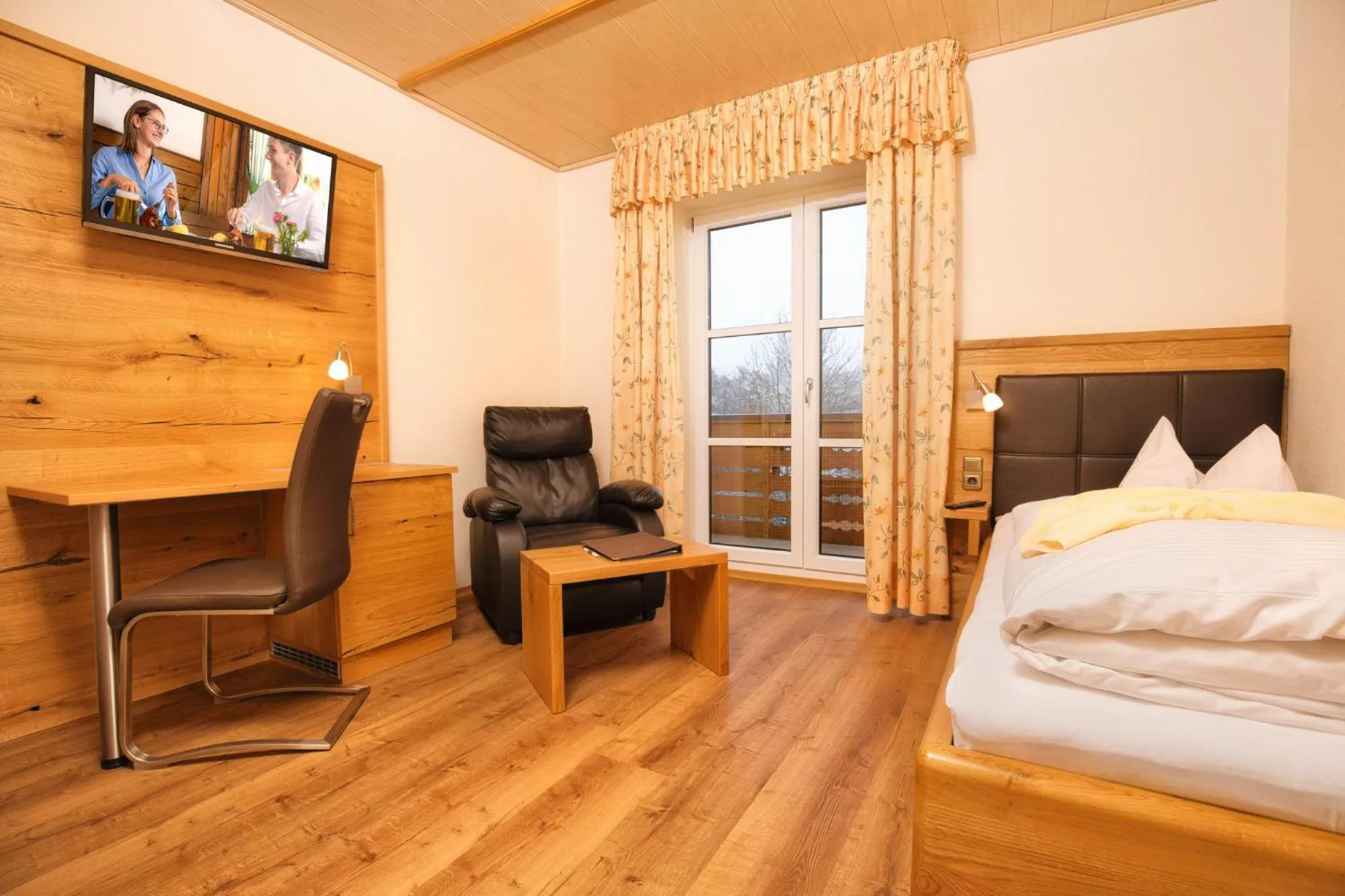 TV and multimedia, Bed in Hotel zum Hirschen