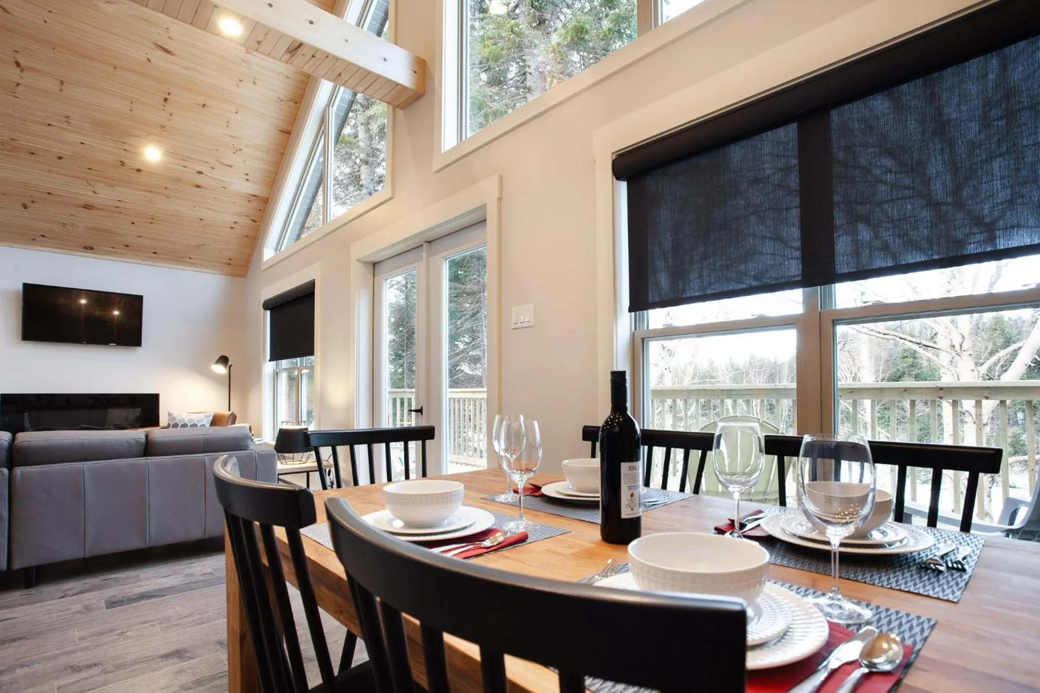 Dining area in Indian Falls Chalets