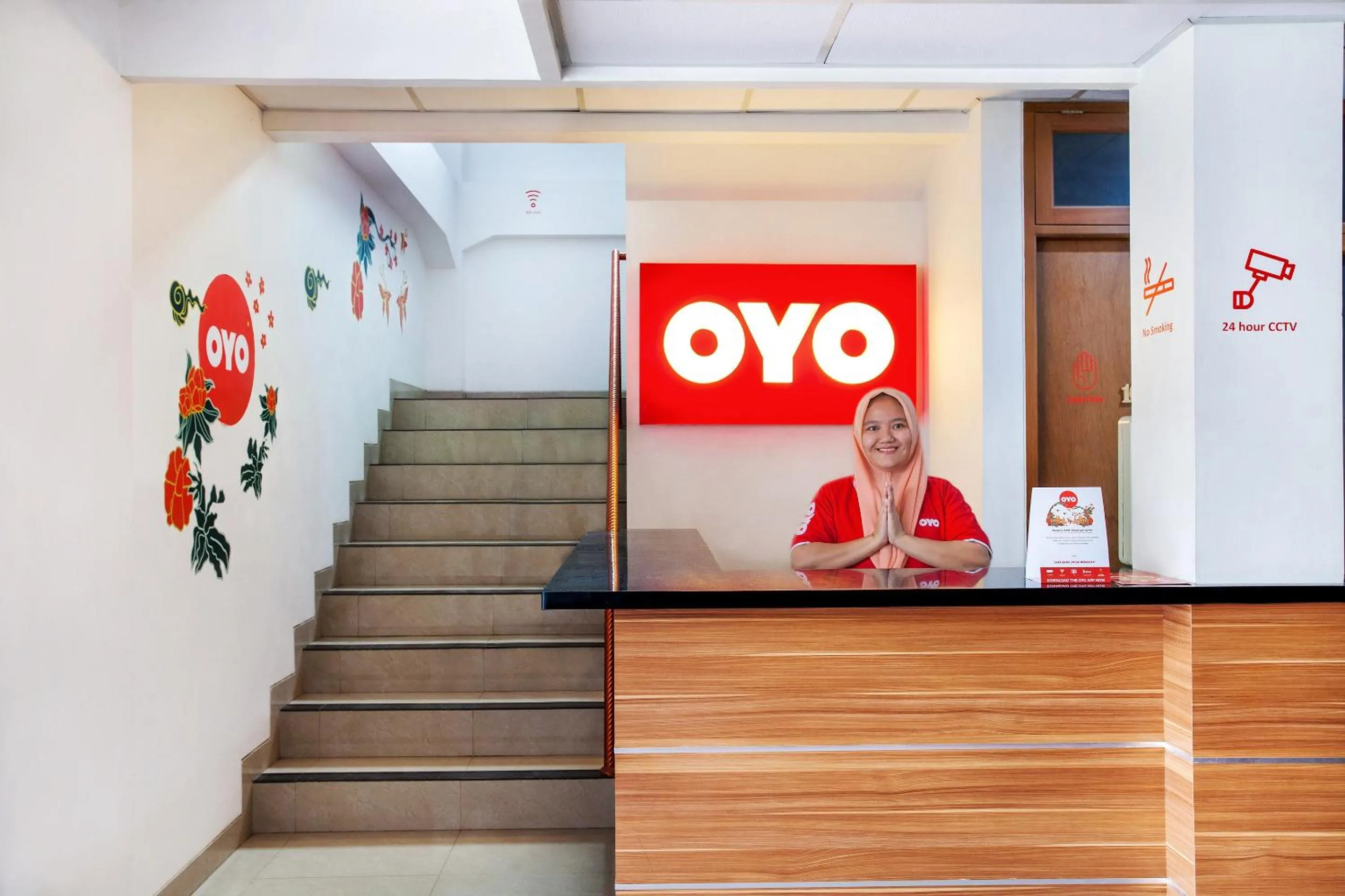 Lobby or reception in Hotel O Sarkawi Residence