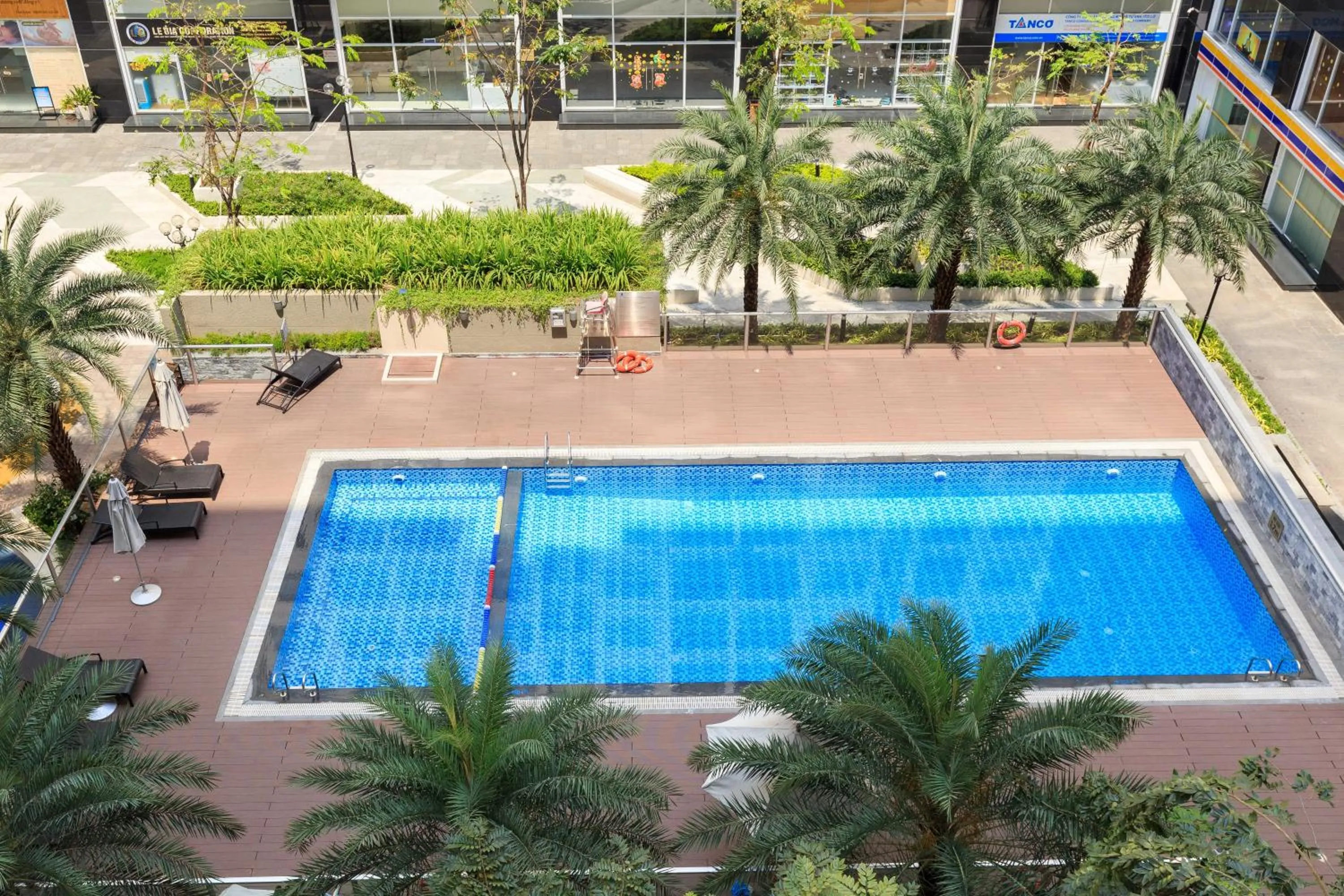 Swimming pool in Sky Center Near Airport