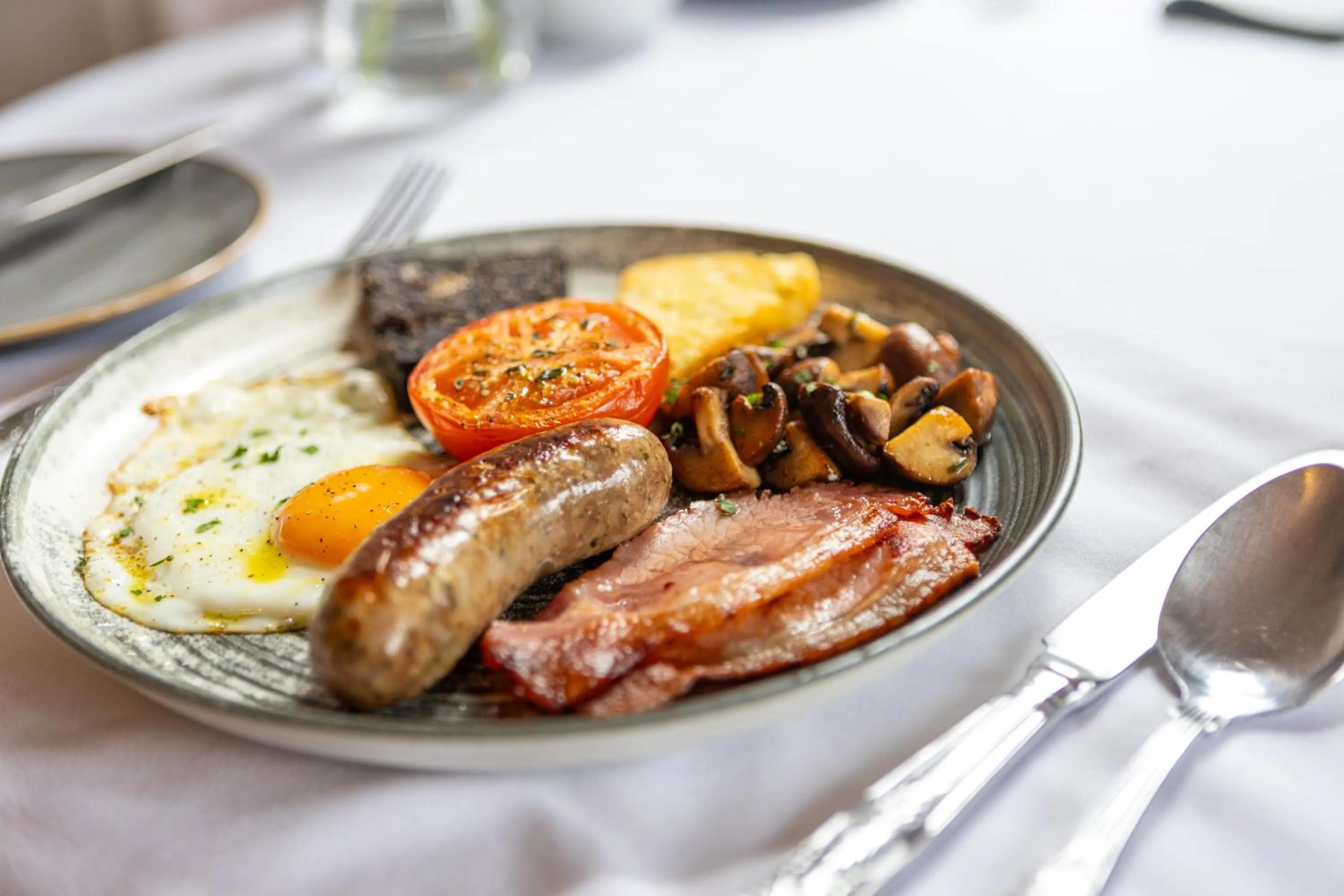 Breakfast in Oakfold House