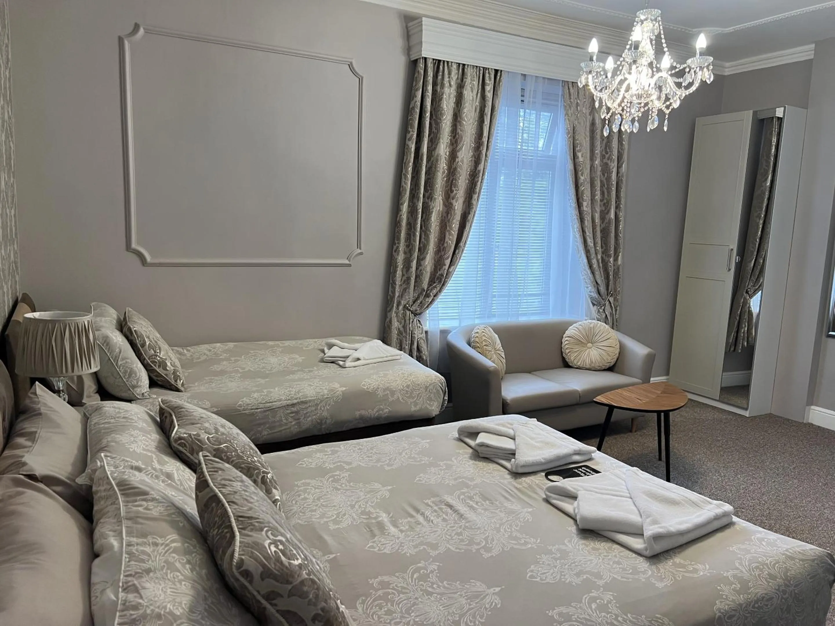 Bedroom, Bed in Tanes Hotel