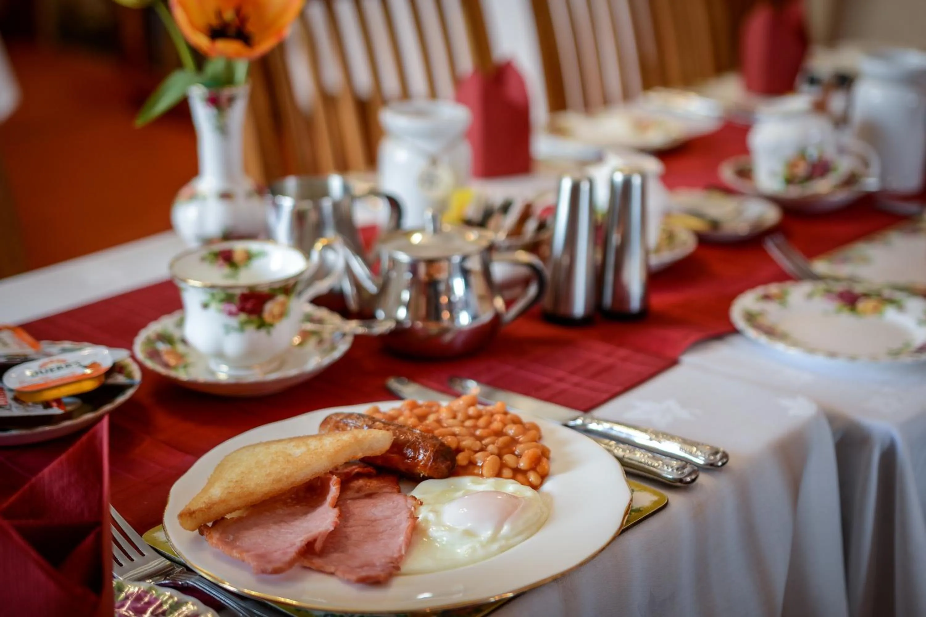 Dining area in Tanes Hotel