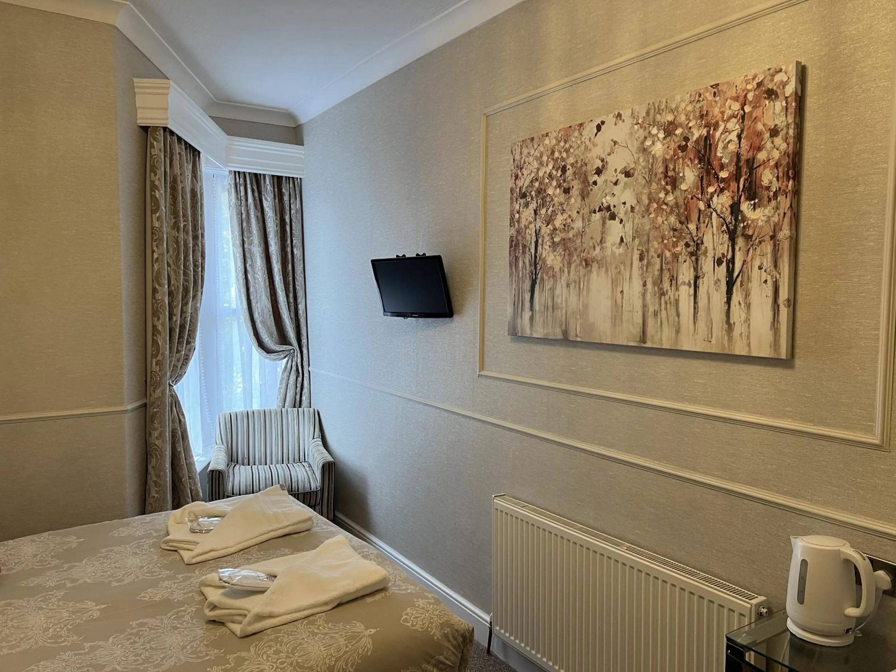 Bedroom, Bed in Tanes Hotel