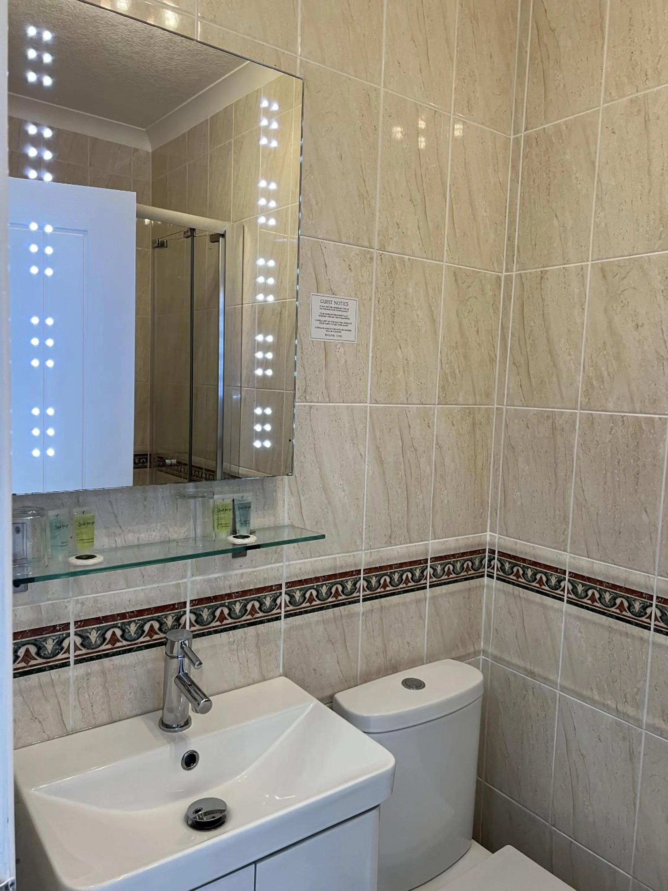 Bathroom in Tanes Hotel