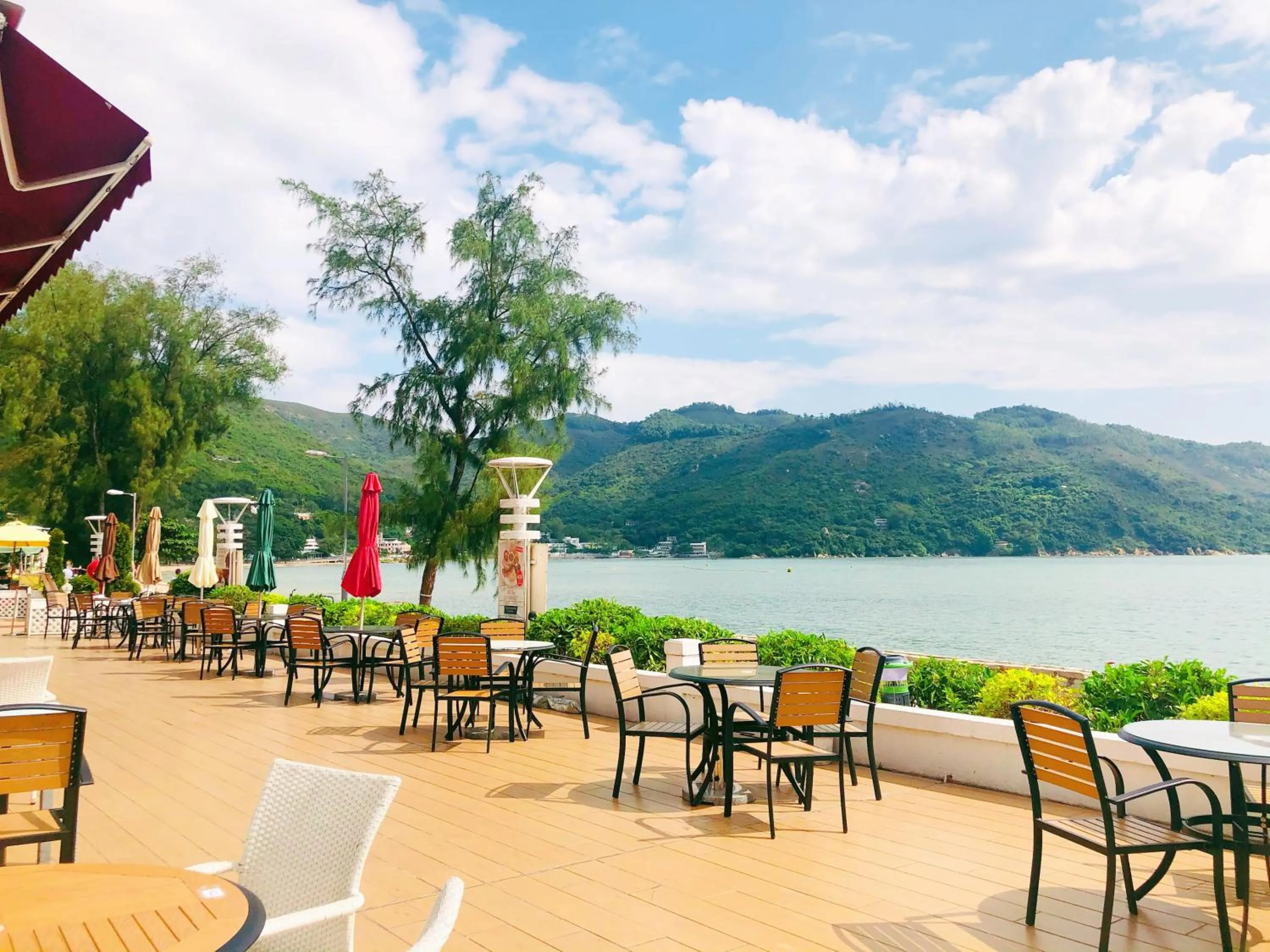 Restaurant/places to eat in Silvermine Beach Resort