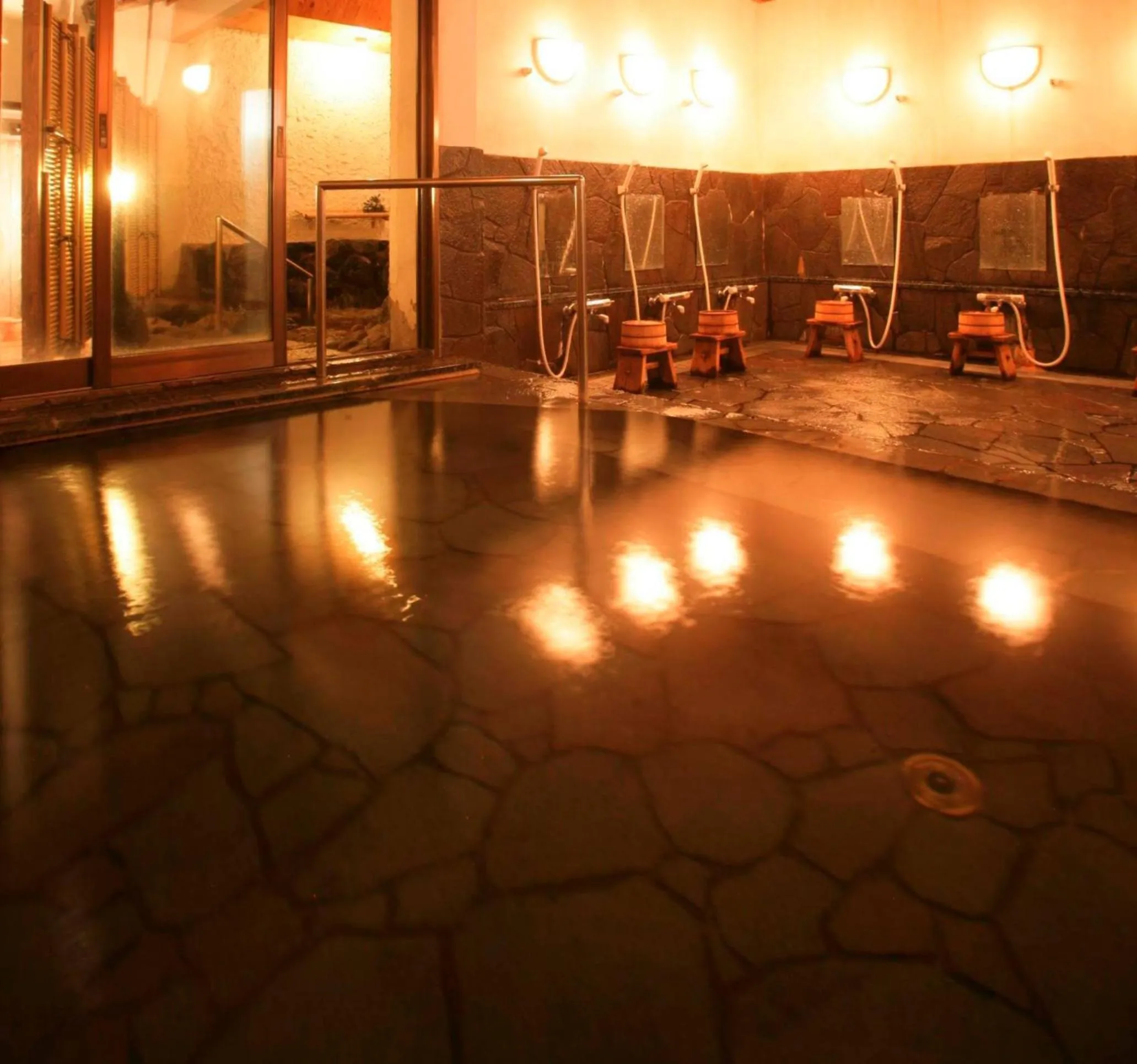 Hot Spring Bath in Kaichoen