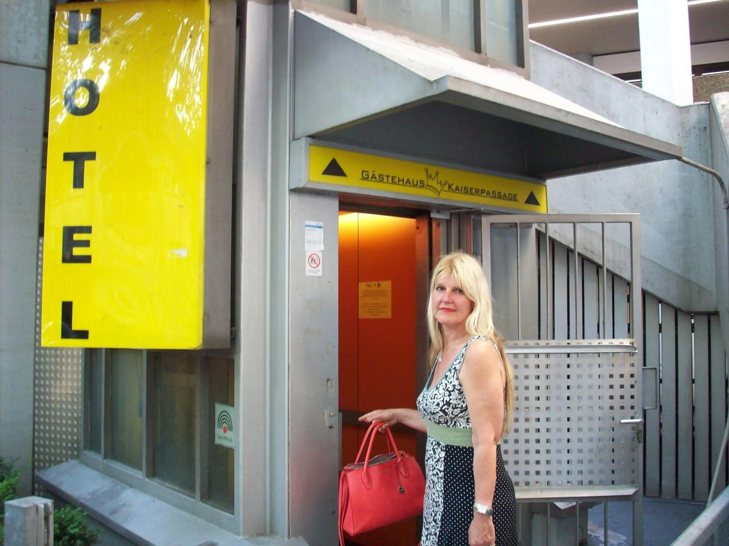 Facade/entrance in Hostel Gästehaus Kaiserpassage- Ihr Cityhostel