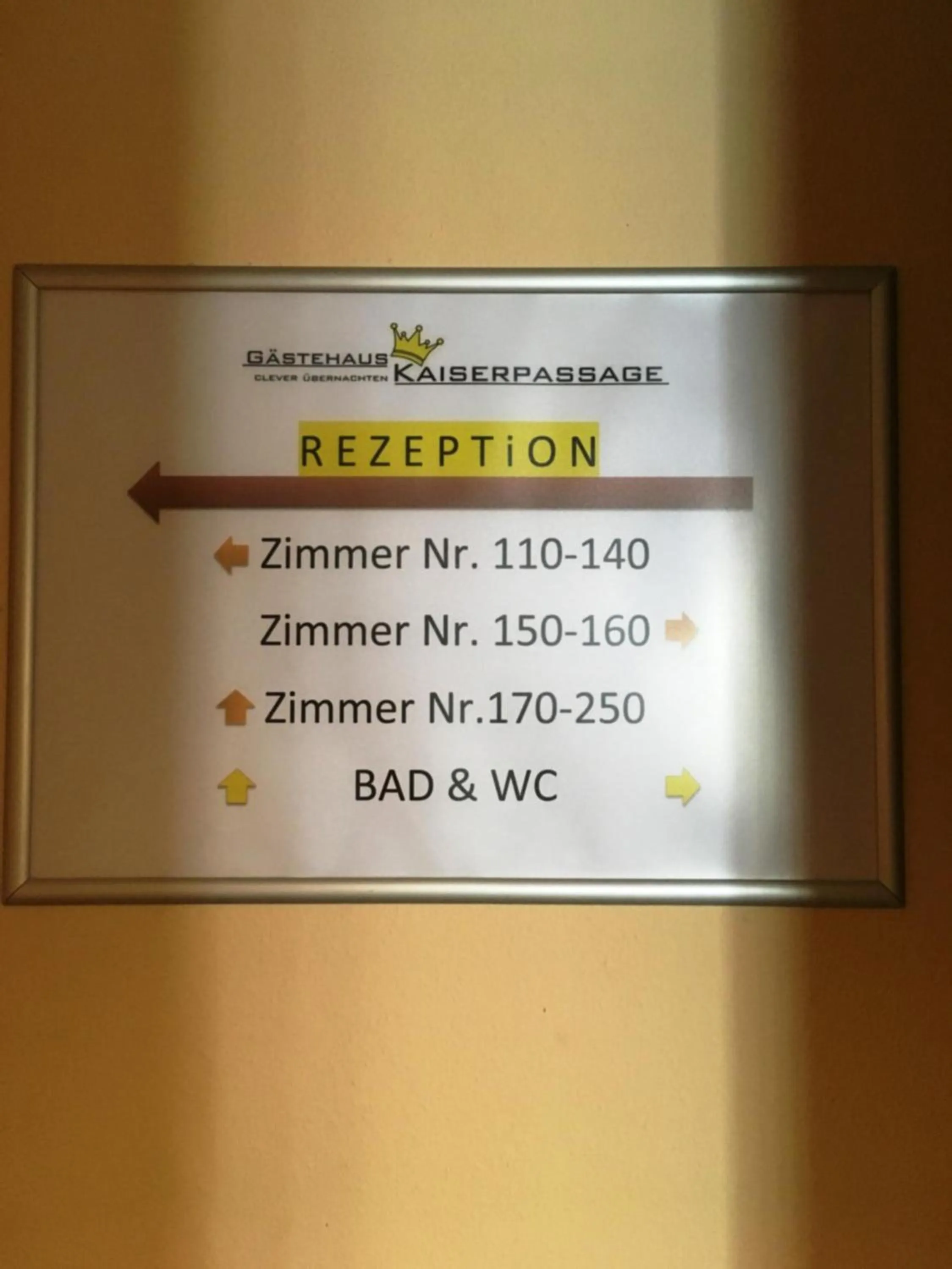 Logo/Certificate/Sign in Hostel Gästehaus Kaiserpassage- Ihr Cityhostel