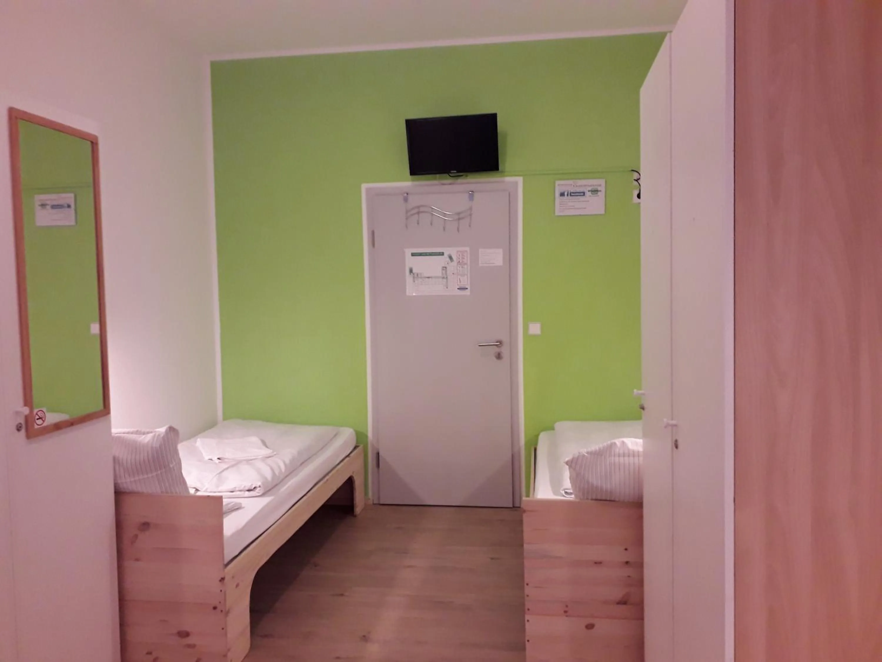 Bed in Hostel Gästehaus Kaiserpassage- Ihr Cityhostel