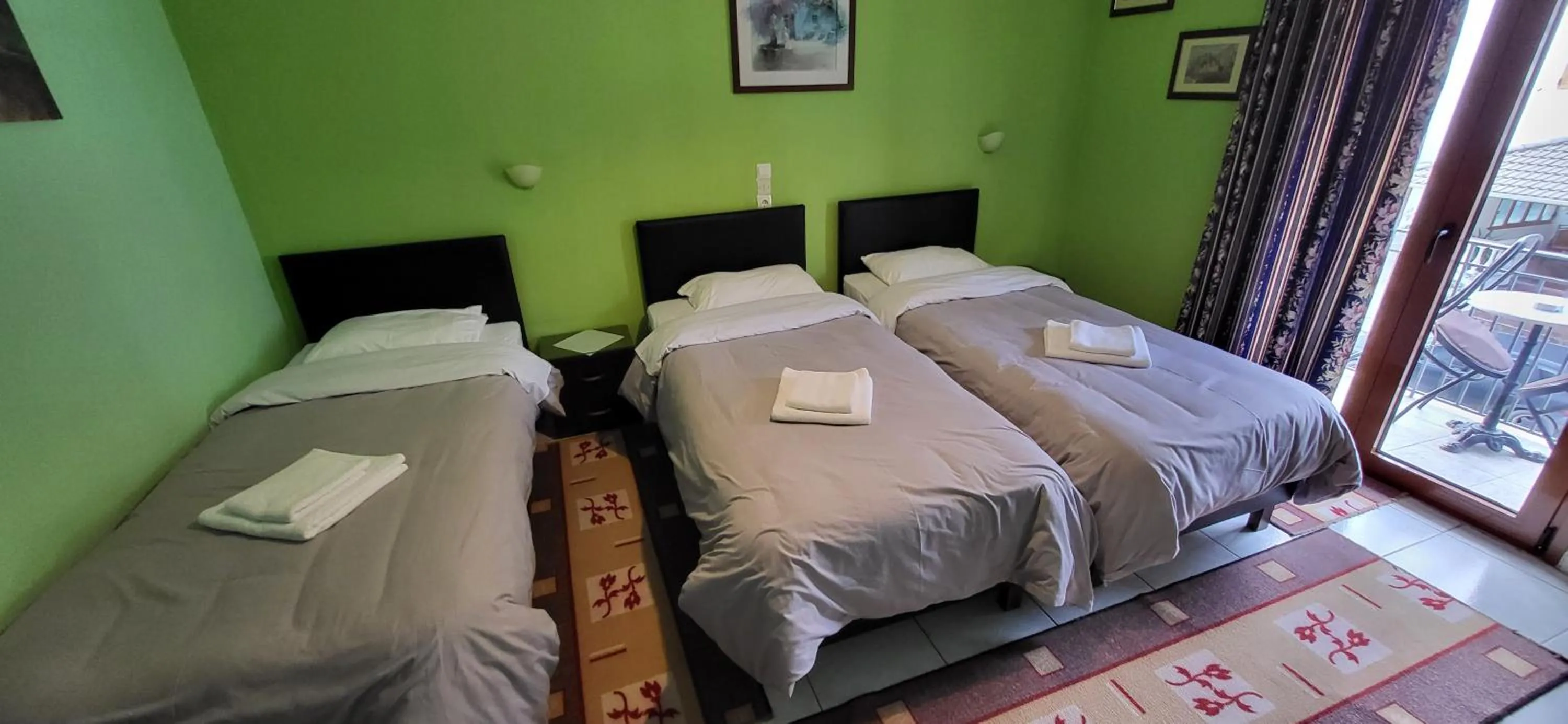 Bedroom, Bed in Domus Inn